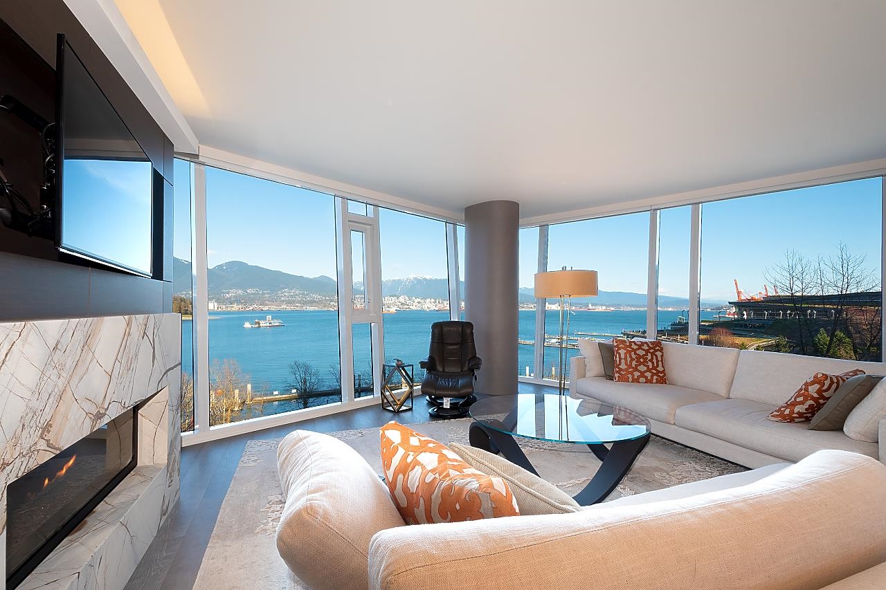Coal Harbour Apartment/Condo for sale:  2 bedroom 1,608 sq.ft. (Listed 2022-03-20)