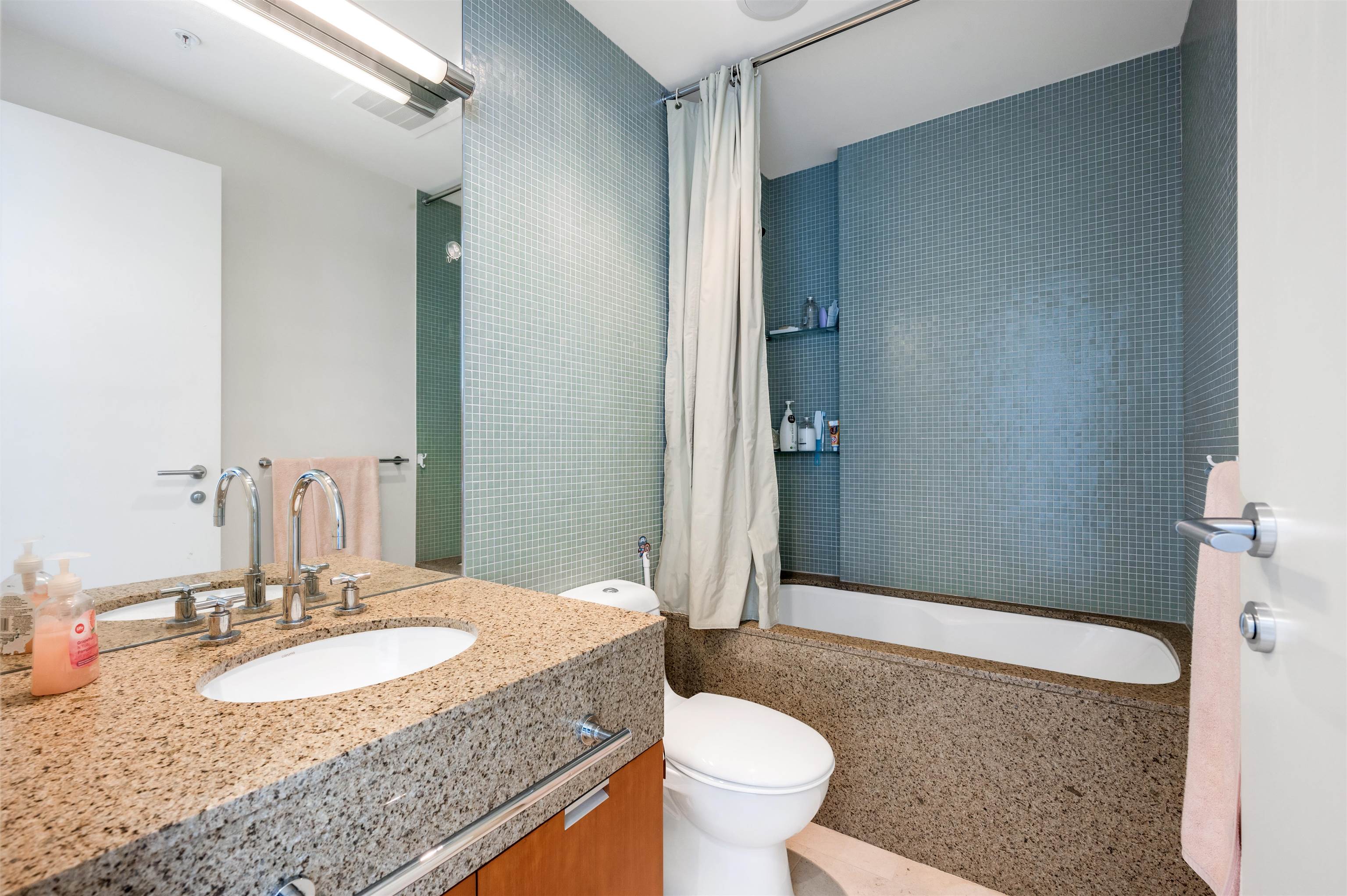 1077 CORDOVA, Vancouver, British Columbia V6C 2C6, 2 Bedrooms Bedrooms, ,2 BathroomsBathrooms,Residential Attached,For Sale,CORDOVA,R2666169
