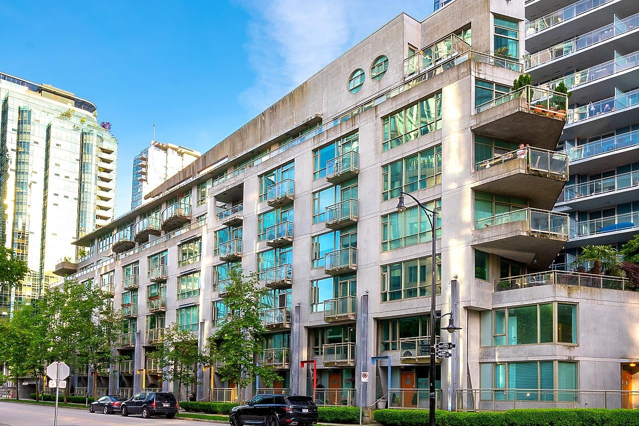 Coal Harbour Apartment/Condo for sale:   510 sq.ft. (Listed 2022-03-25)