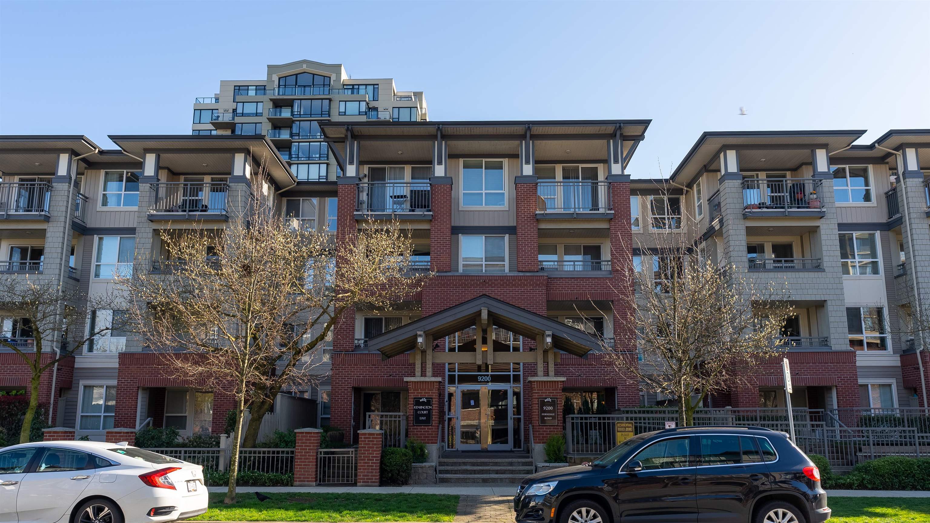 McLennan North Apartment/Condo for sale: Kensington Court 2 bedroom 928 sq.ft. (Listed 2022-04-04)