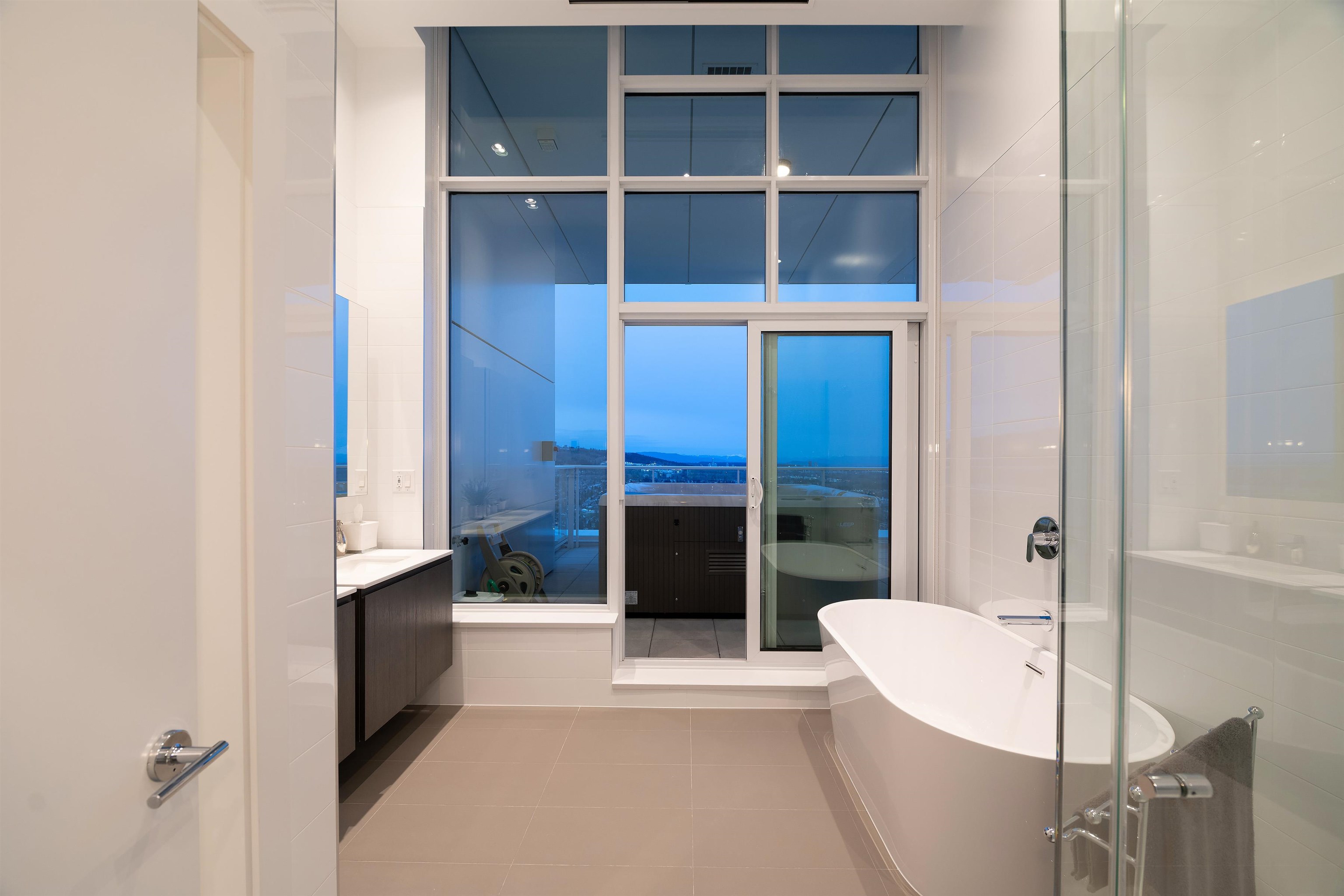 Wilson Lam Realtor, 5401-4650 BRENTWOOD BOULEVARD, Burnaby, British Columbia V5C 0M3, 3 Bedrooms, 4 Bathrooms, Residential Attached,For Sale ,R2677203