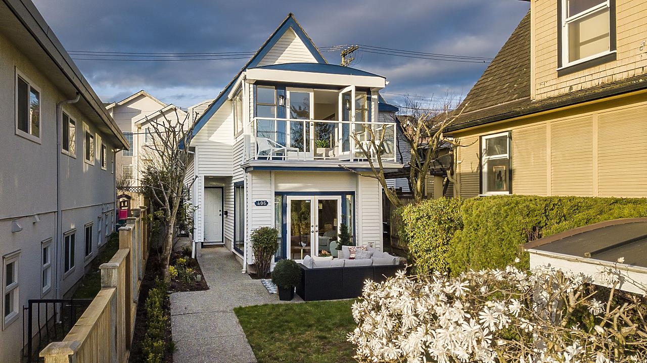 Building North Vancouver British Columbia