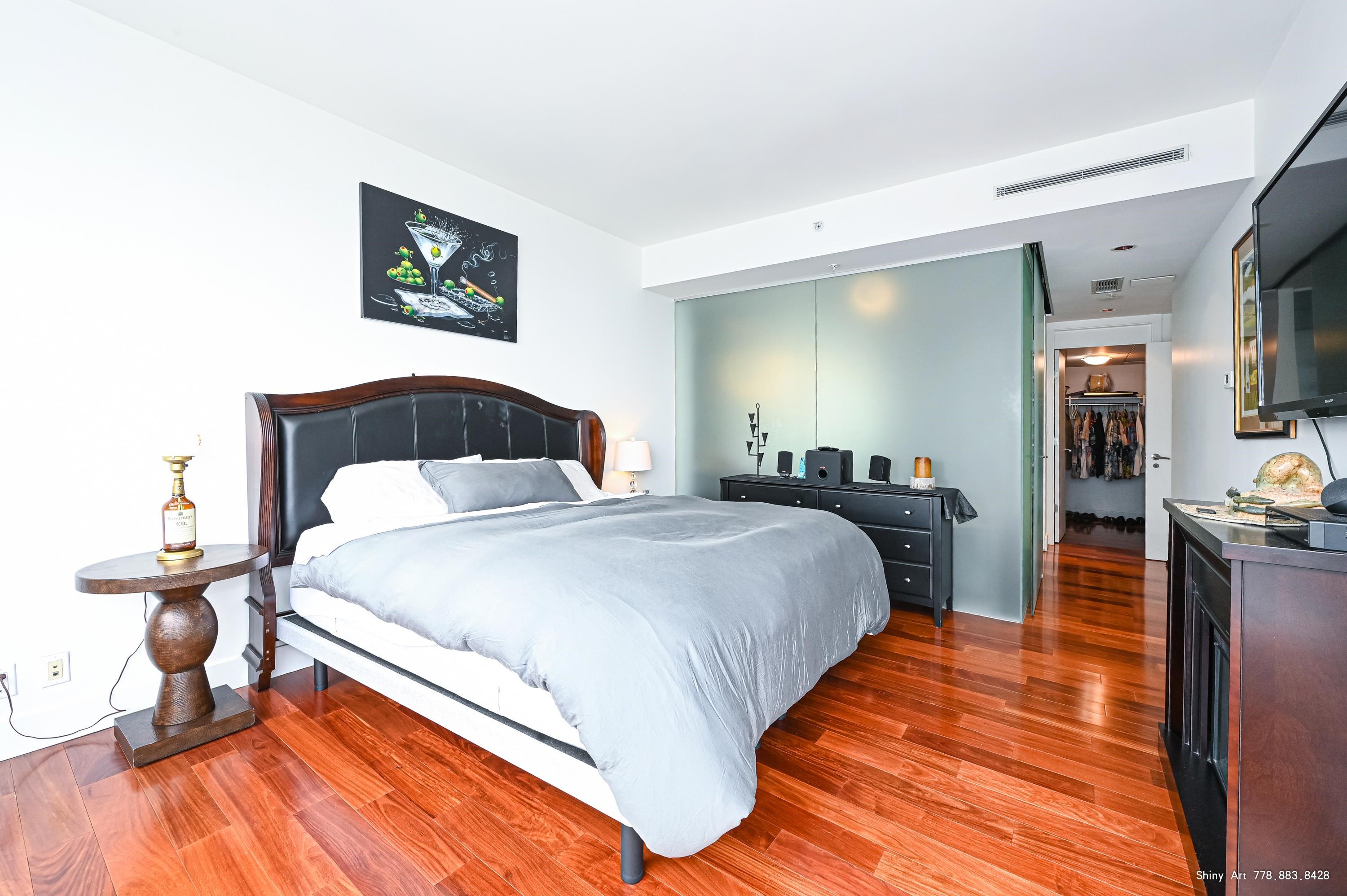1077 CORDOVA, Vancouver, British Columbia V6C 2C6, 2 Bedrooms Bedrooms, ,2 BathroomsBathrooms,Residential Attached,For Sale,CORDOVA,R2688867