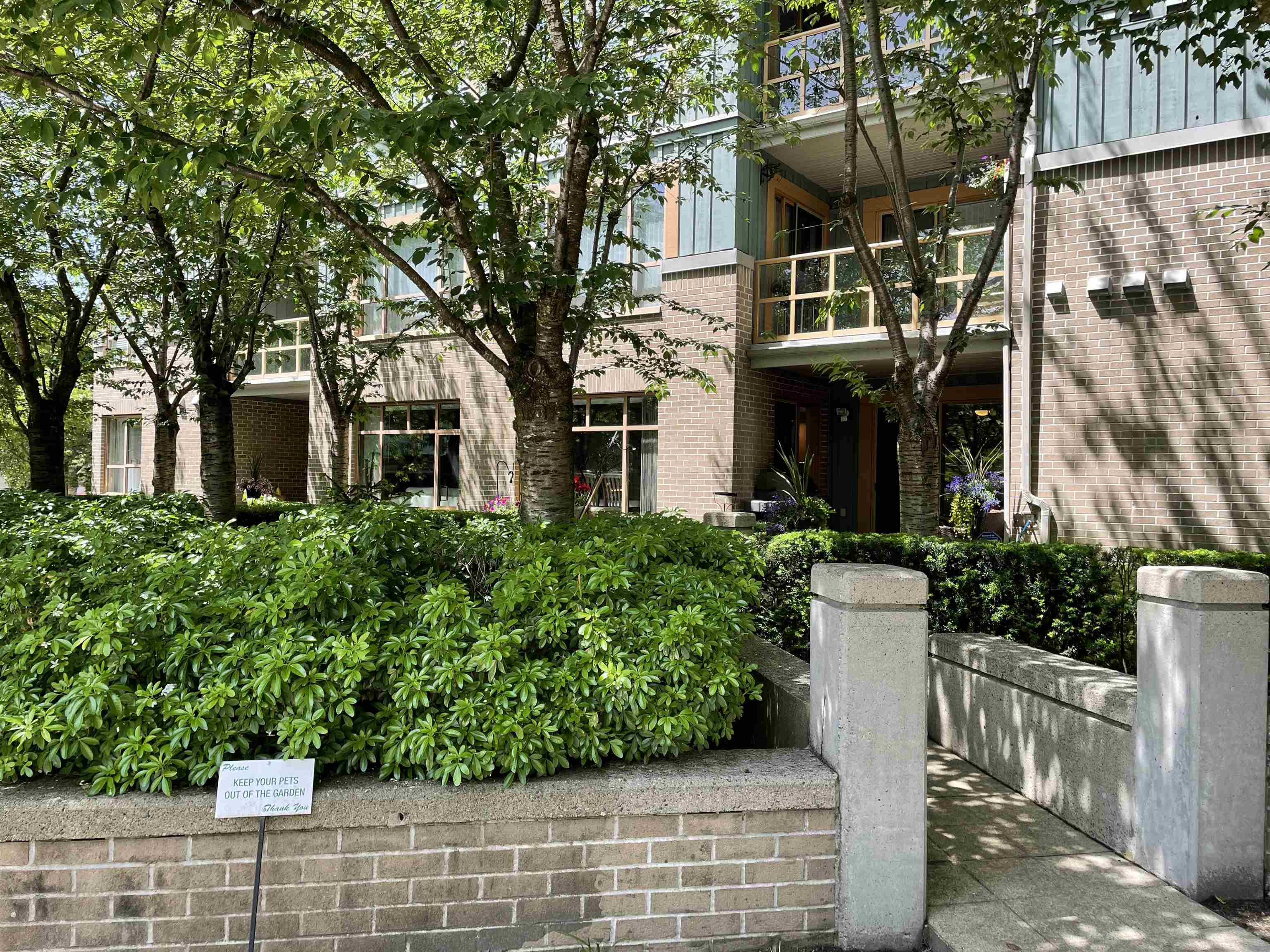 North Shore Pt Moody Apartment/Condo for sale:  2 bedroom 1,208 sq.ft. (Listed 2022-06-07)