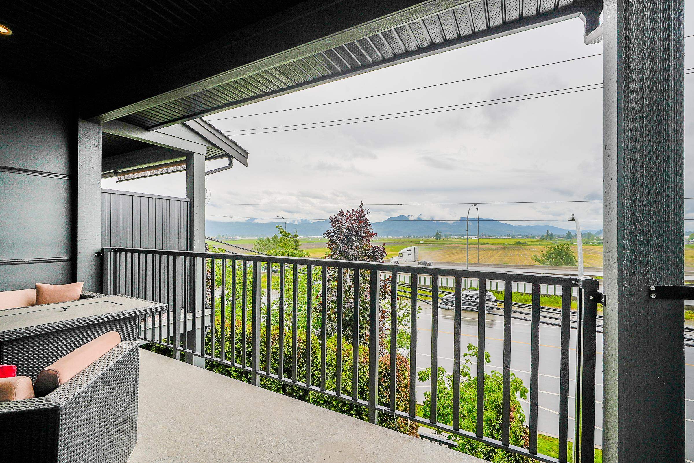 34825 DELAIR, Abbotsford, British Columbia V2S 0J7, 3 Bedrooms Bedrooms, ,2 BathroomsBathrooms,Residential Attached,For Sale,DELAIR,R2697501