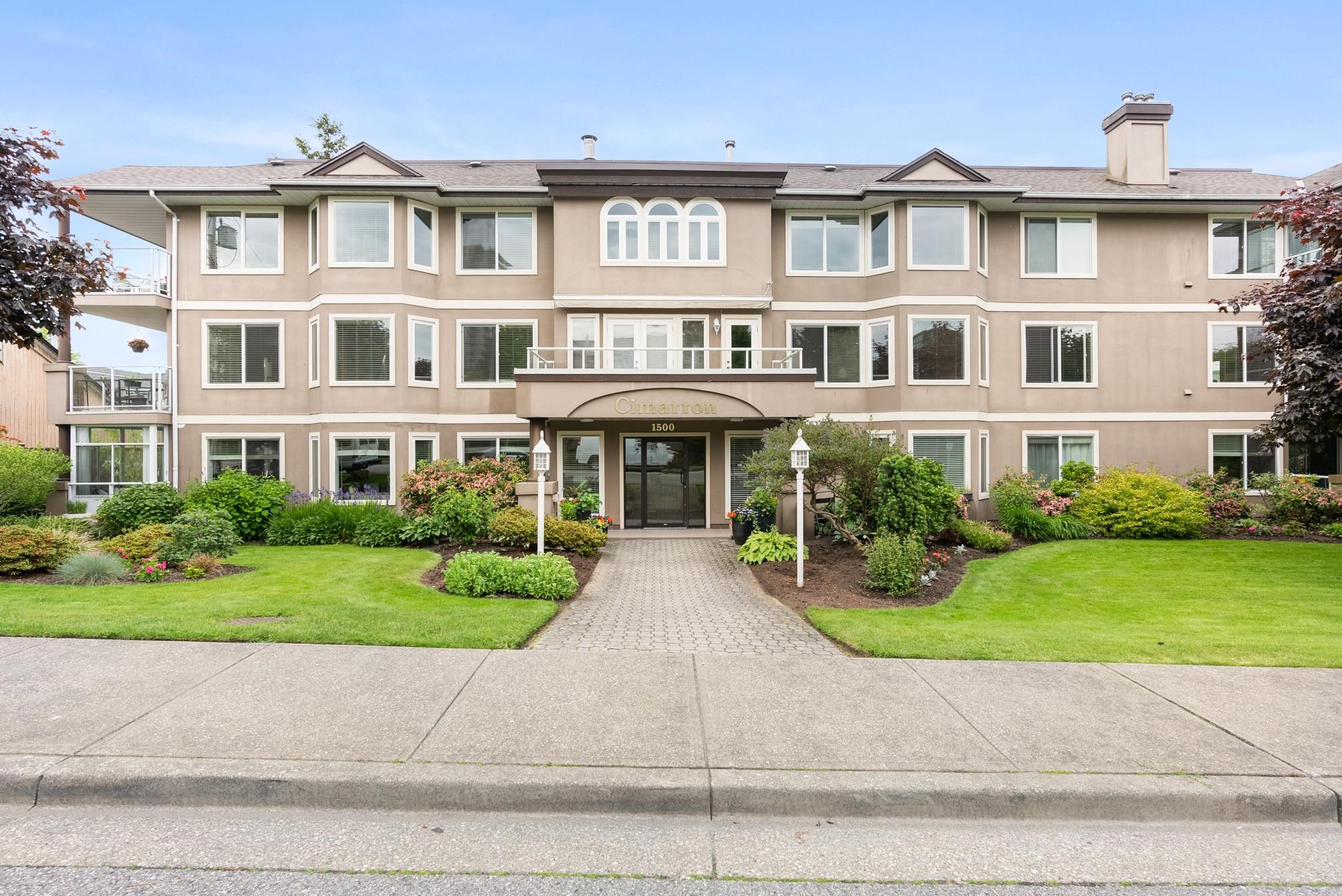White Rock Apartment/Condo for sale:  2 bedroom 1,125 sq.ft. (Listed 2022-06-14)