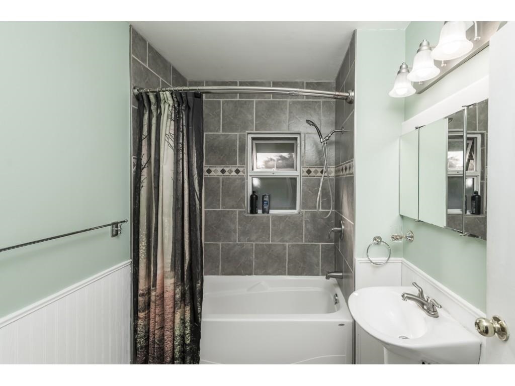 9263 HAZEL, British Columbia V2P 5N7, 2 Bedrooms Bedrooms, ,1 BathroomBathrooms,Residential Detached,For Sale,HAZEL,R2705029
