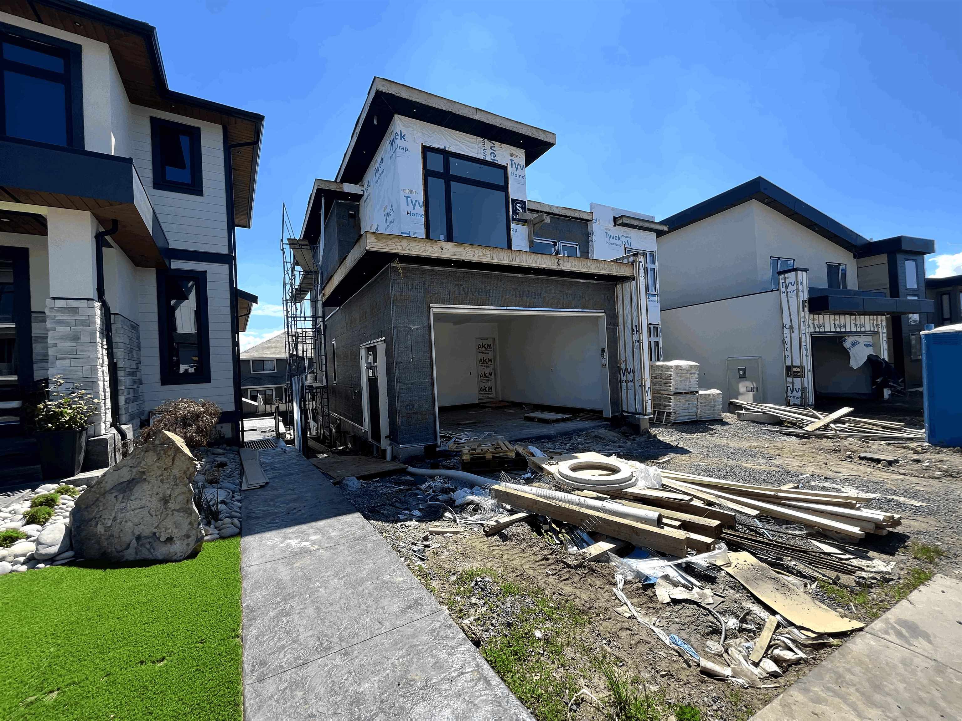 2748 MONTANA, British Columbia V3G 0G8, 6 Bedrooms Bedrooms, ,5 BathroomsBathrooms,Residential Detached,For Sale,MONTANA,R2705080