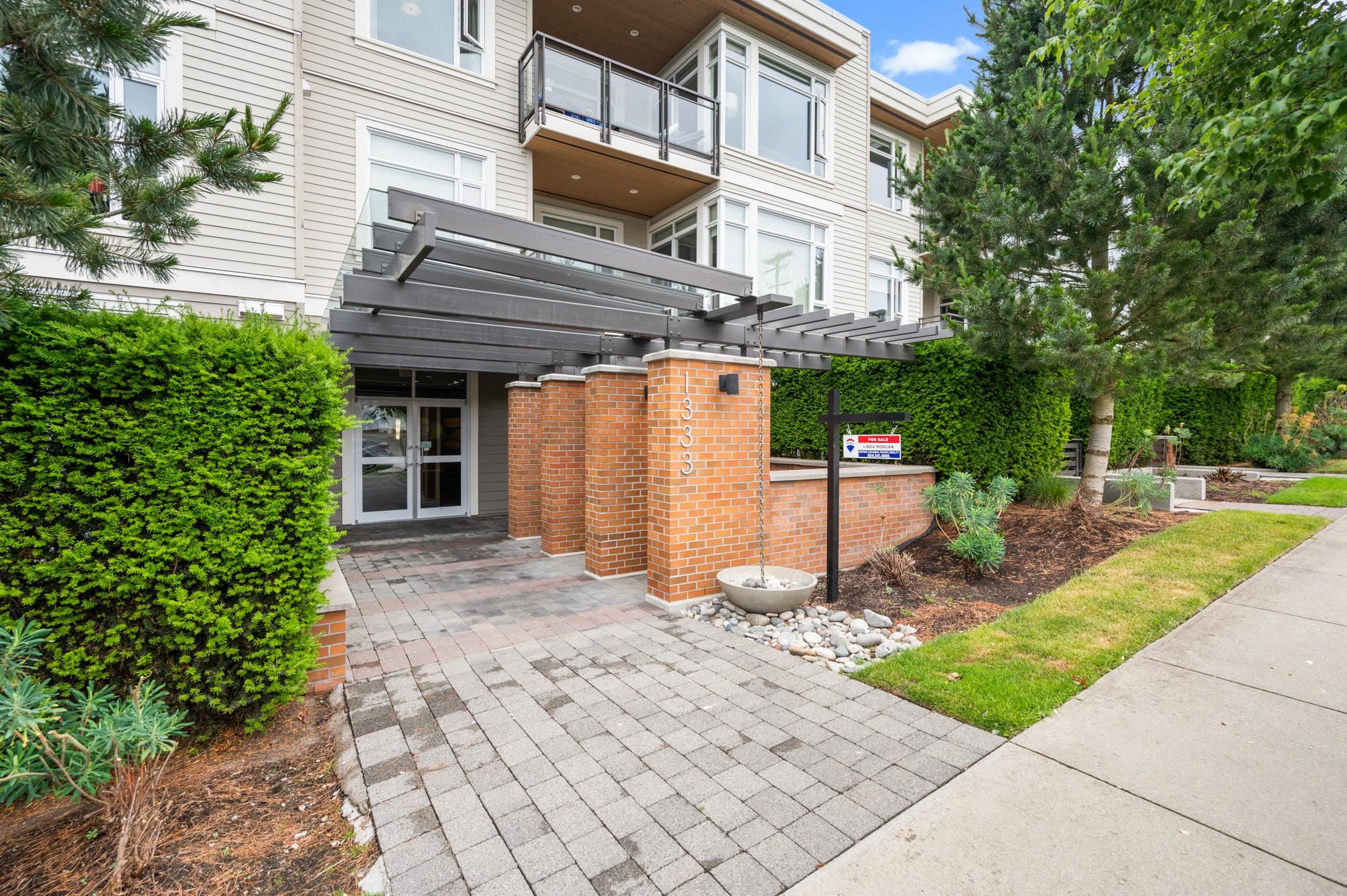 White Rock Apartment/Condo for sale:  2 bedroom 990 sq.ft. (Listed 2022-07-06)