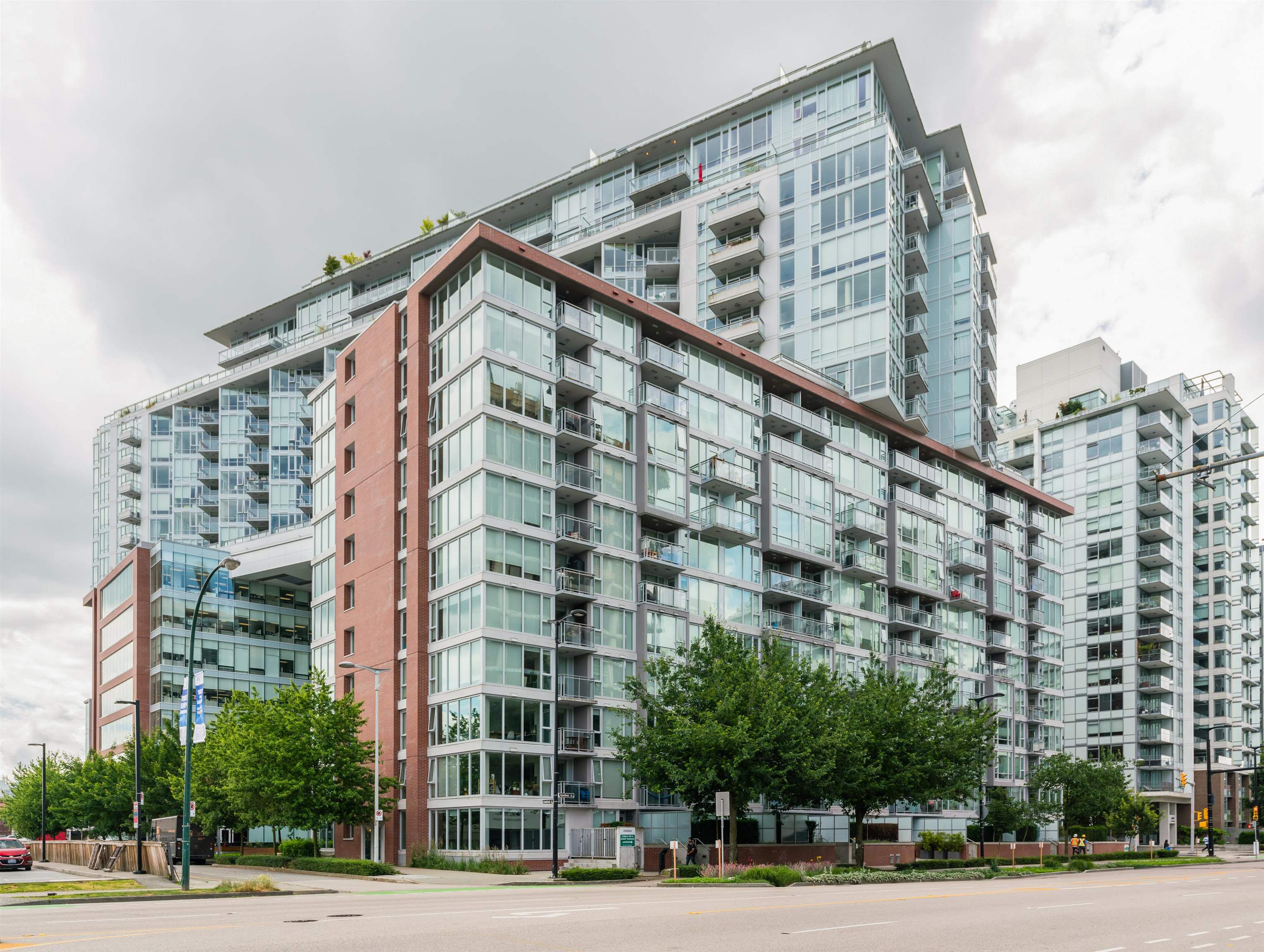 Mount Pleasant VE Apartment/Condo for sale:  1 bedroom 665 sq.ft. (Listed 2022-07-21)
