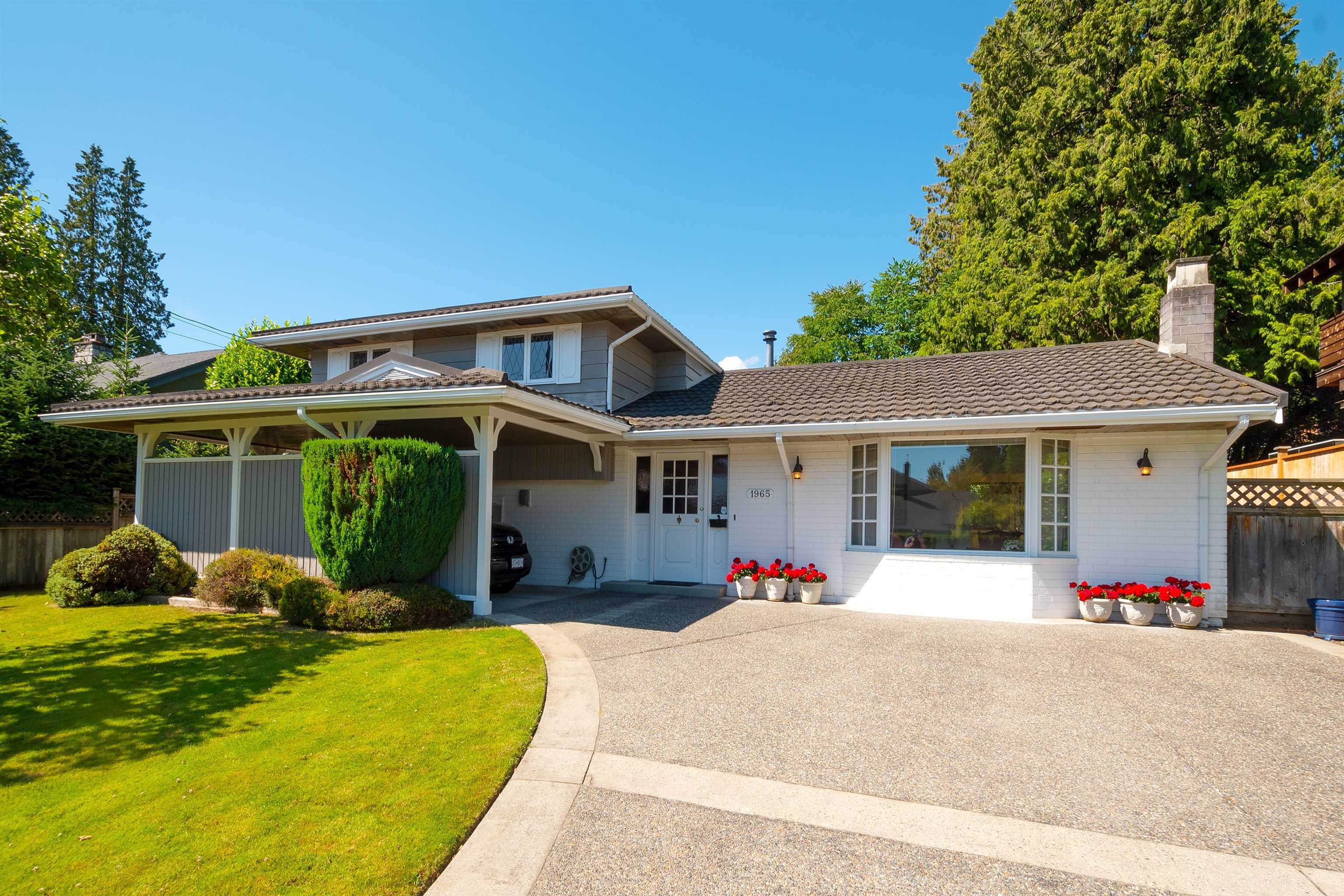 Ambleside House/Single Family for sale:  3 bedroom 1,961 sq.ft. (Listed 2022-07-29)