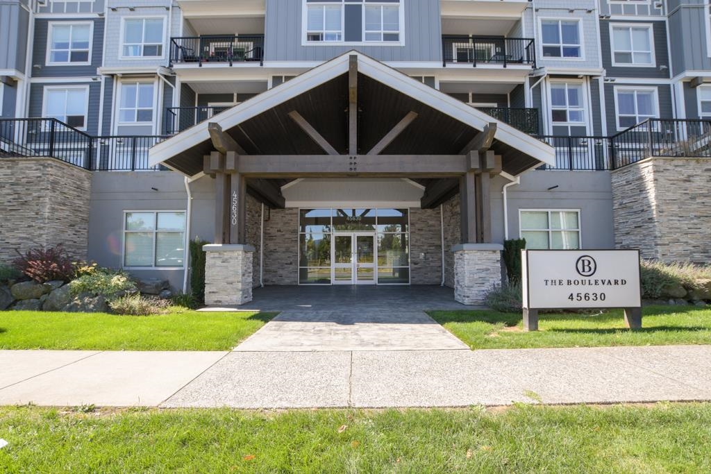 45630 SPADINA, Chilliwack, British Columbia V2P 0G9, 2 Bedrooms Bedrooms, ,2 BathroomsBathrooms,Residential Attached,For Sale,SPADINA,R2714718