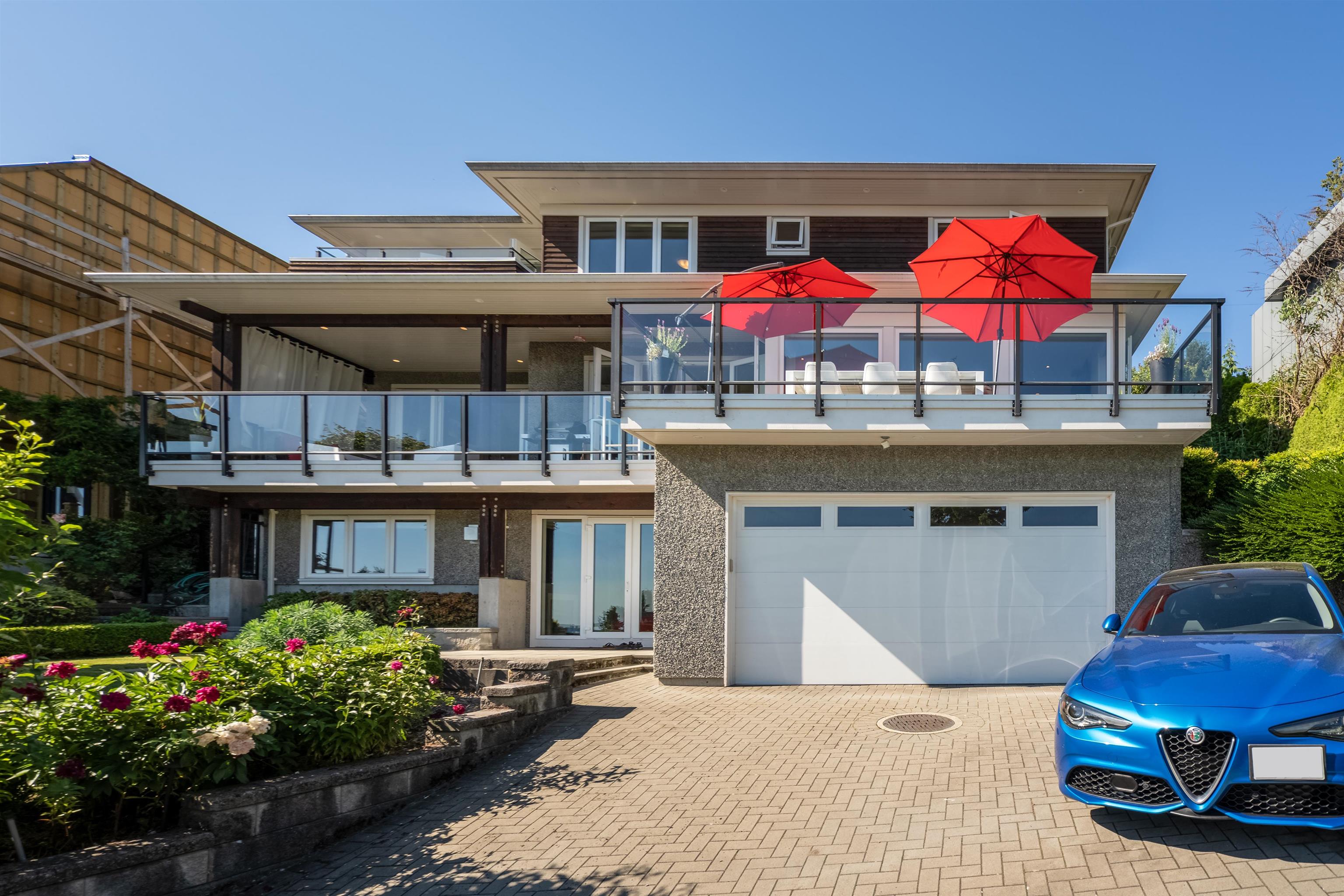 Listing image of 2380 PALMERSTON AVENUE