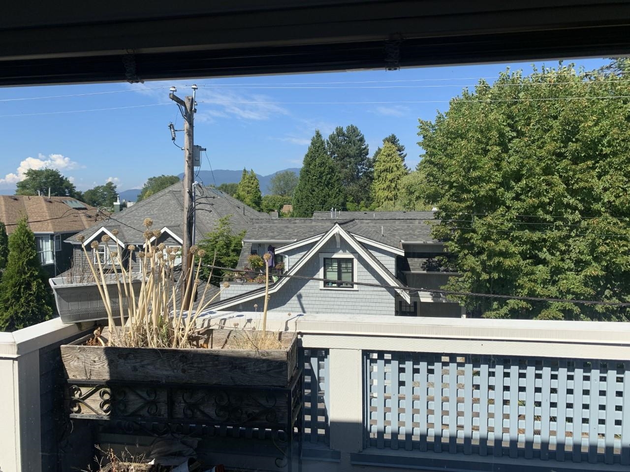 2003 15TH, Vancouver, British Columbia V6J 2L4, 4 Bedrooms Bedrooms, ,2 BathroomsBathrooms,Residential Attached,For Sale,15TH,R2719447