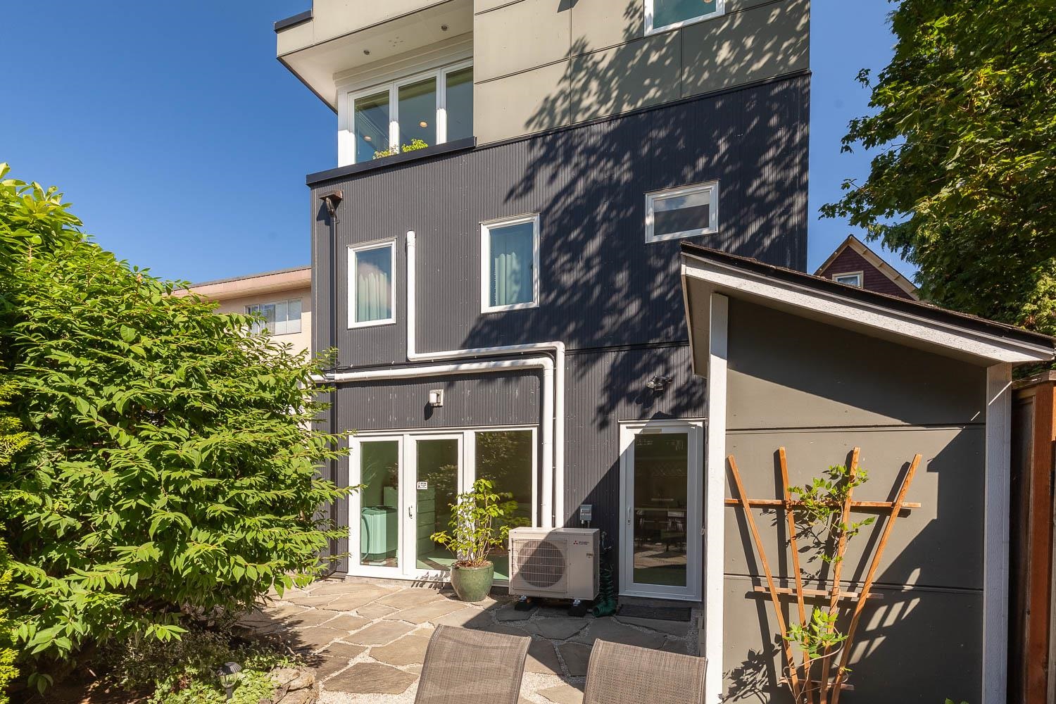 2246 8TH, Vancouver, British Columbia V6K 2A7, 4 Bedrooms Bedrooms, ,3 BathroomsBathrooms,Residential Attached,For Sale,8TH,R2721106