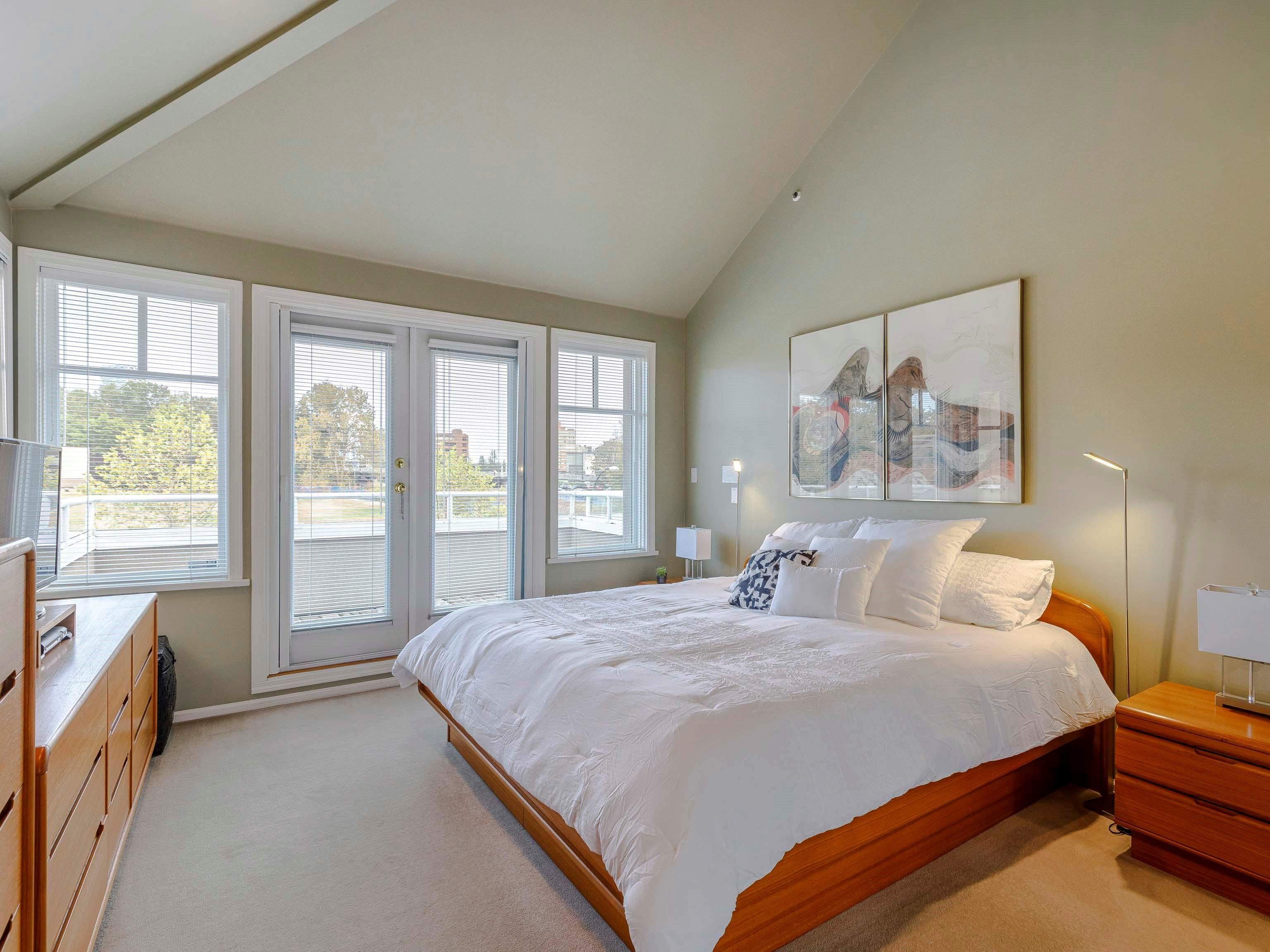 1317 CHESTNUT, Vancouver, British Columbia V6J 3K1, 2 Bedrooms Bedrooms, ,2 BathroomsBathrooms,Residential Attached,For Sale,CHESTNUT,R2721318