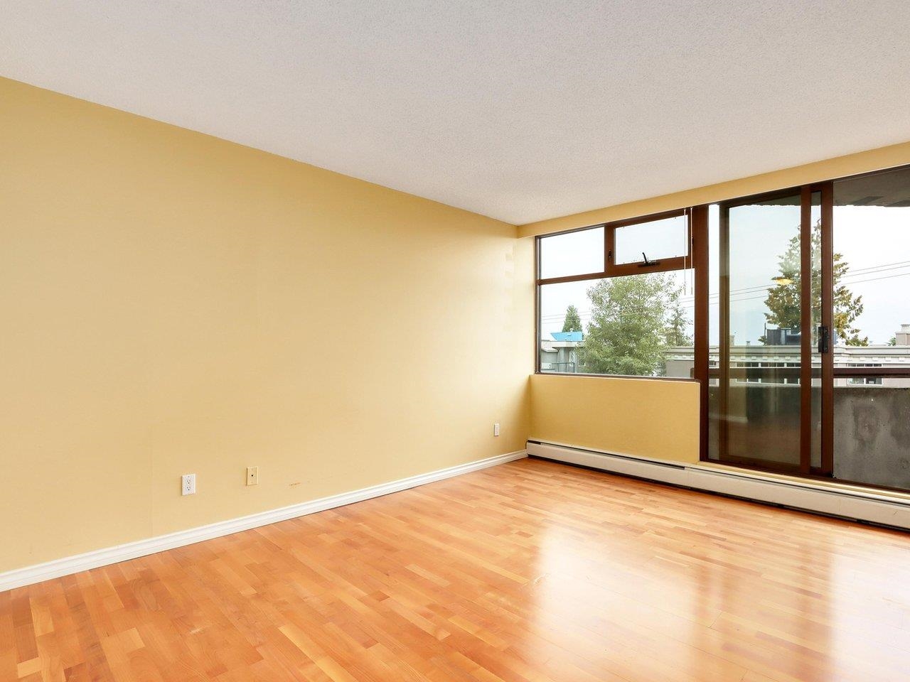 2445 3RD, Vancouver, British Columbia V6K 4K6, 1 Bedroom Bedrooms, ,1 BathroomBathrooms,Residential Attached,For Sale,3RD,R2723281