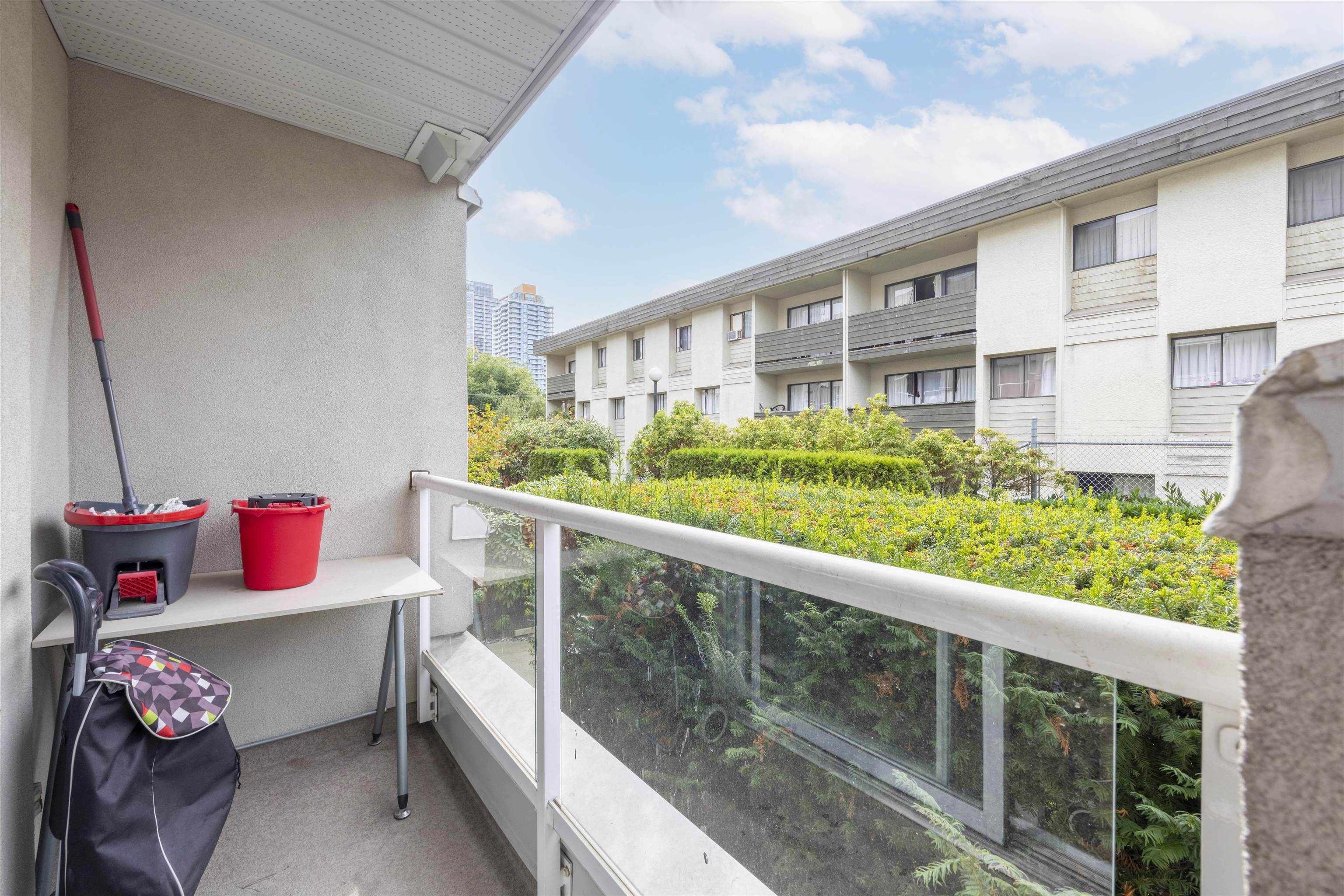 Wilson Lam Realtor, 205-10533 UNIVERSITY DRIVE, Surrey, British Columbia V3T 5T7, 2 Bedrooms, 1 Bathroom, Residential Attached,For Sale ,R2724803
