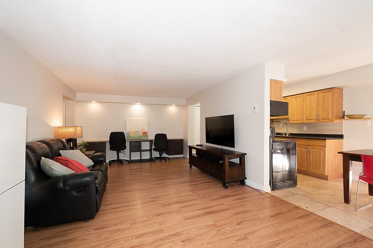 Central Pt Coquitlam Apartment/Condo for sale:  3 bedroom 1,105 sq.ft. (Listed 2022-09-20)