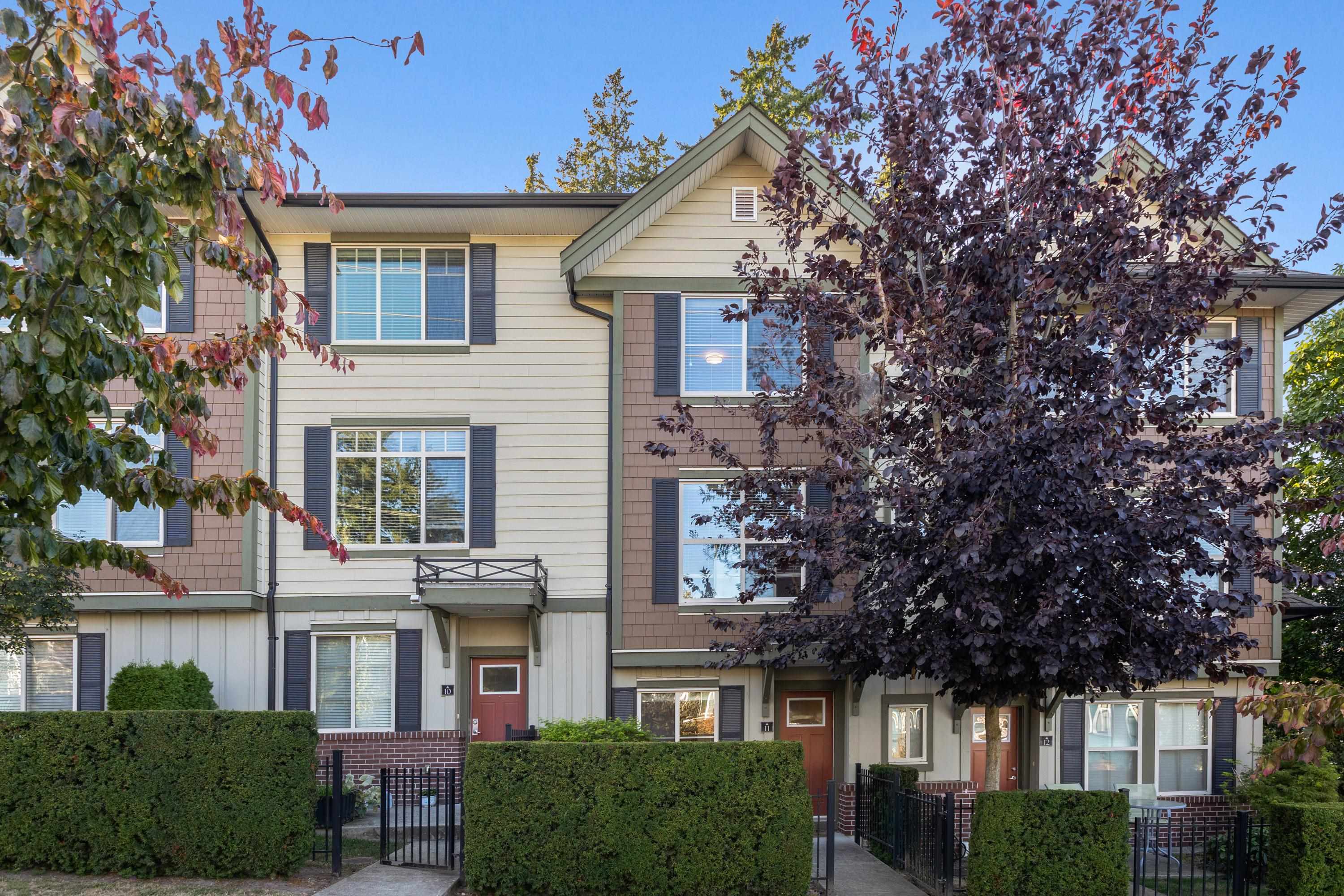 Grandview Surrey Townhouse for sale:  2 bedroom 1,384 sq.ft. (Listed 2022-09-24)