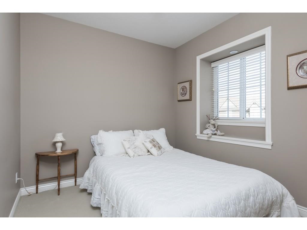 45720 SAFFLOWER, British Columbia V2R 0H6, 5 Bedrooms Bedrooms, ,3 BathroomsBathrooms,Residential Detached,For Sale,SAFFLOWER,R2725666