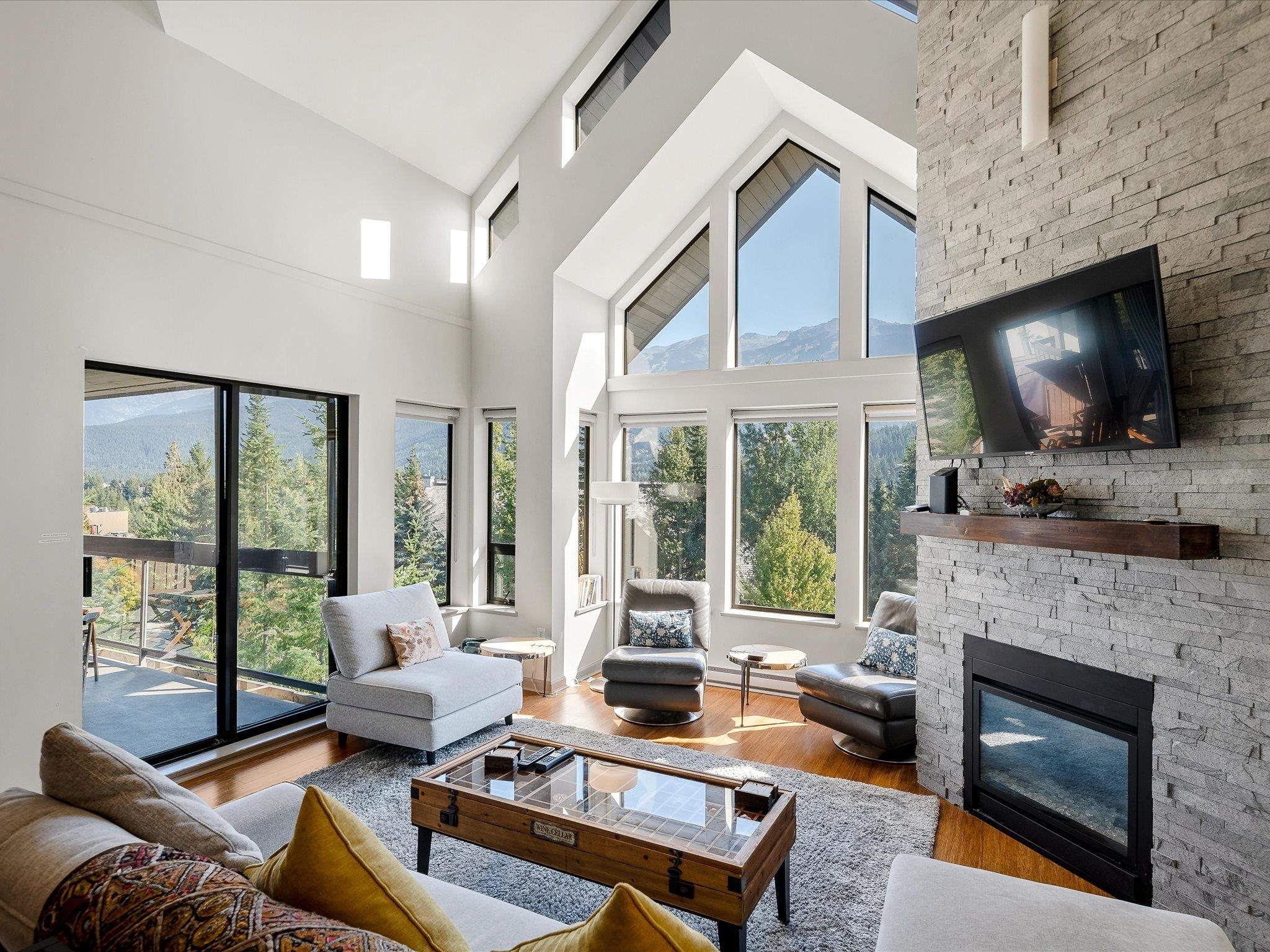 Loads of natural light and sunshine. Panoramic views of Whistler and Blackcomb Mountains.