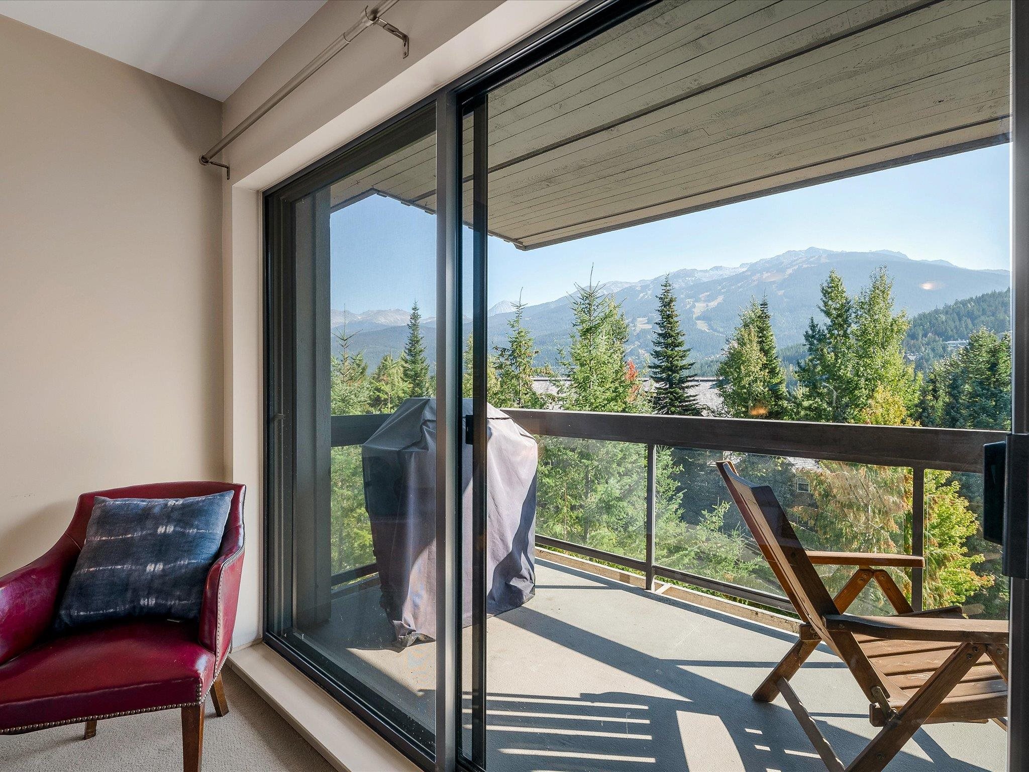 Huge balcony over looking Whistler and Blackcomb Mountains!