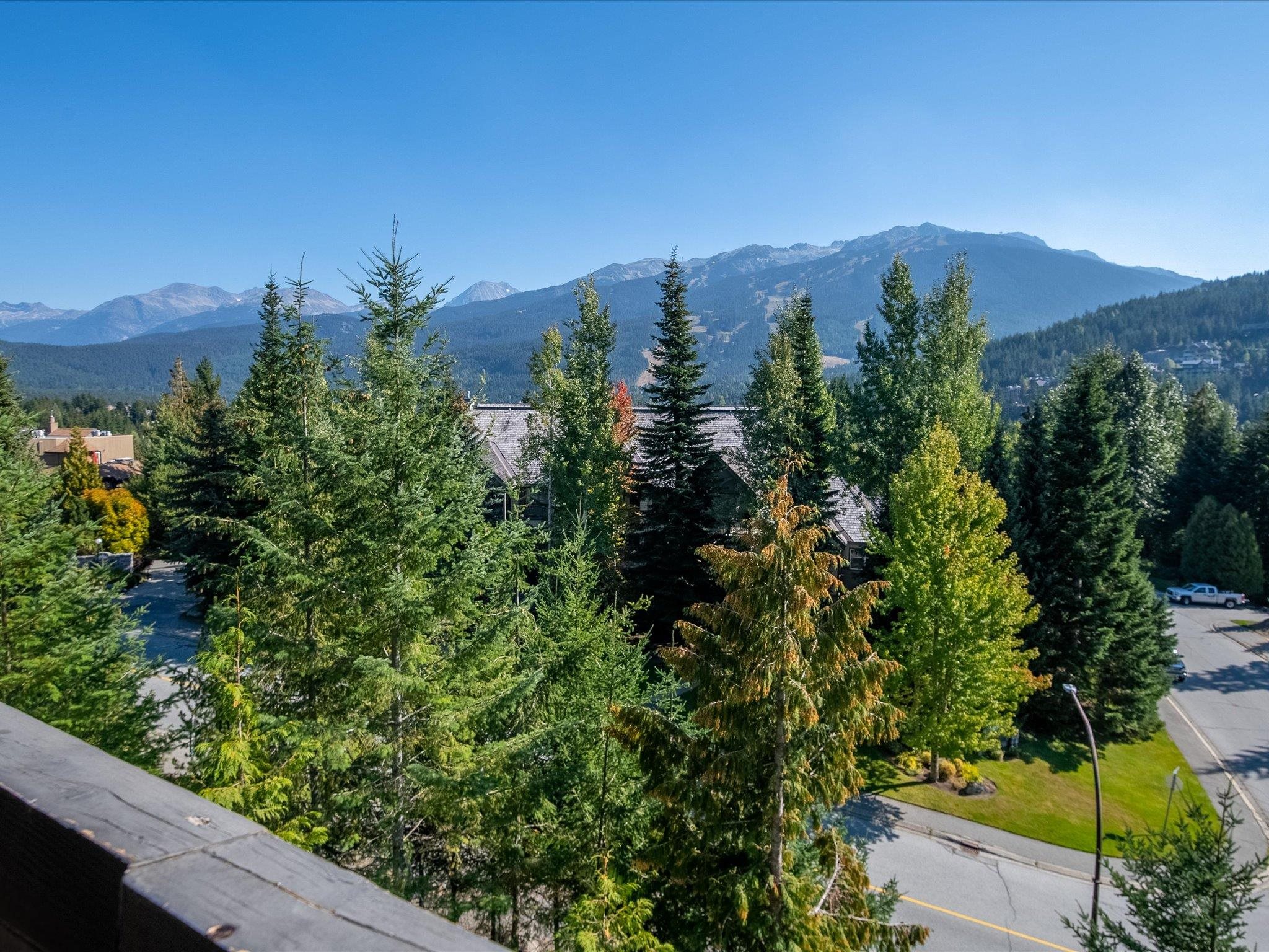 3212 BLUEBERRY, Whistler, British Columbia V8E 0T5, 4 Bedrooms Bedrooms, ,3 BathroomsBathrooms,Residential Attached,For Sale,BLUEBERRY,R2727858
