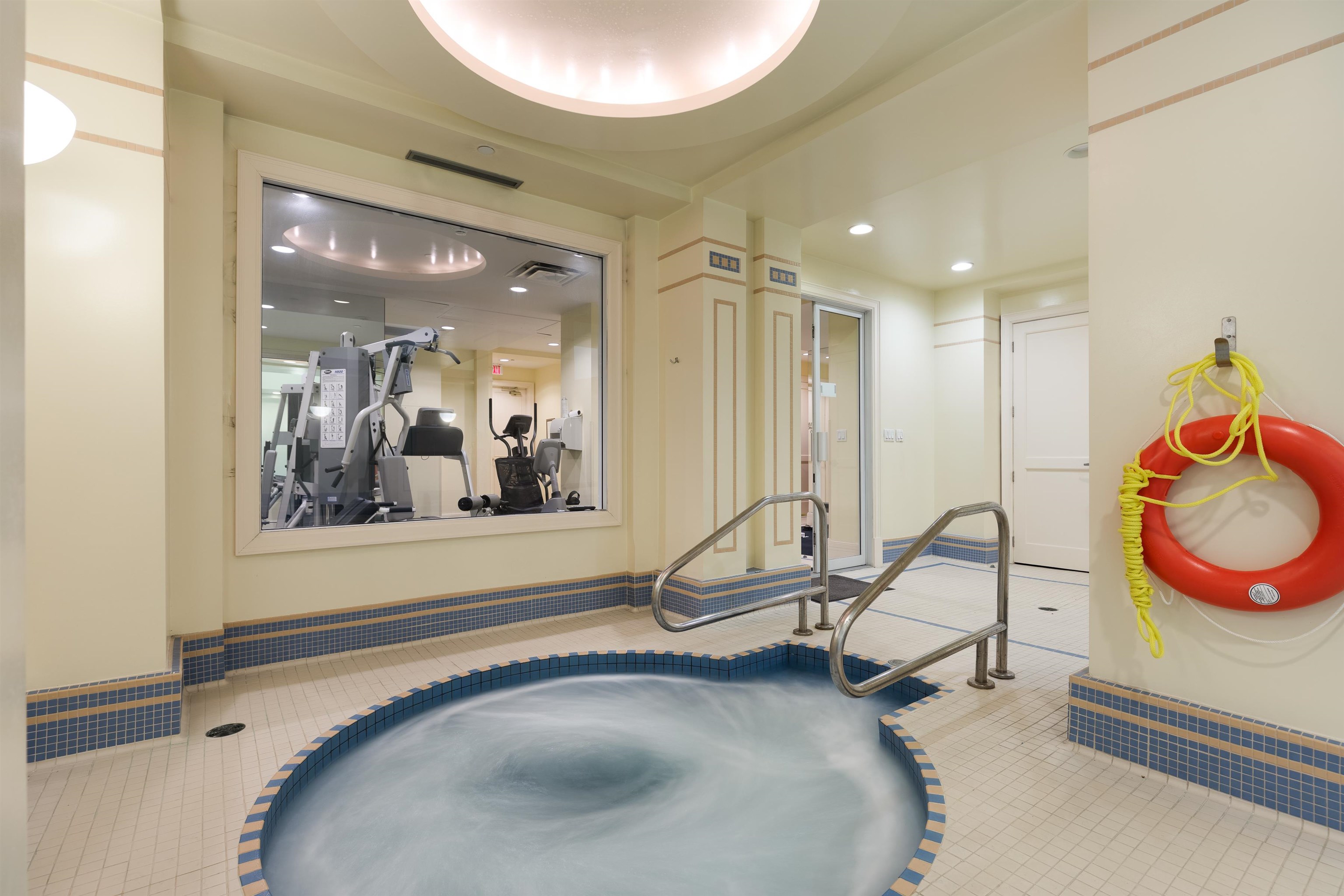 Listing image of 501 2288 BELLEVUE AVENUE