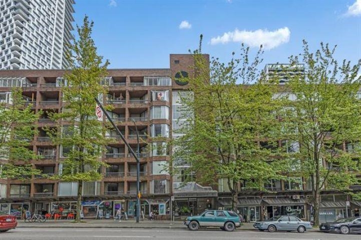 1330 BURRARD, Vancouver, British Columbia V6Z 2B8, ,1 BathroomBathrooms,Residential Attached,For Sale,BURRARD,R2730312
