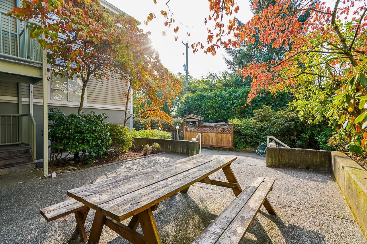 3220 4TH, Vancouver, British Columbia V6K 1R9, 2 Bedrooms Bedrooms, ,2 BathroomsBathrooms,Residential Attached,For Sale,4TH,R2730863
