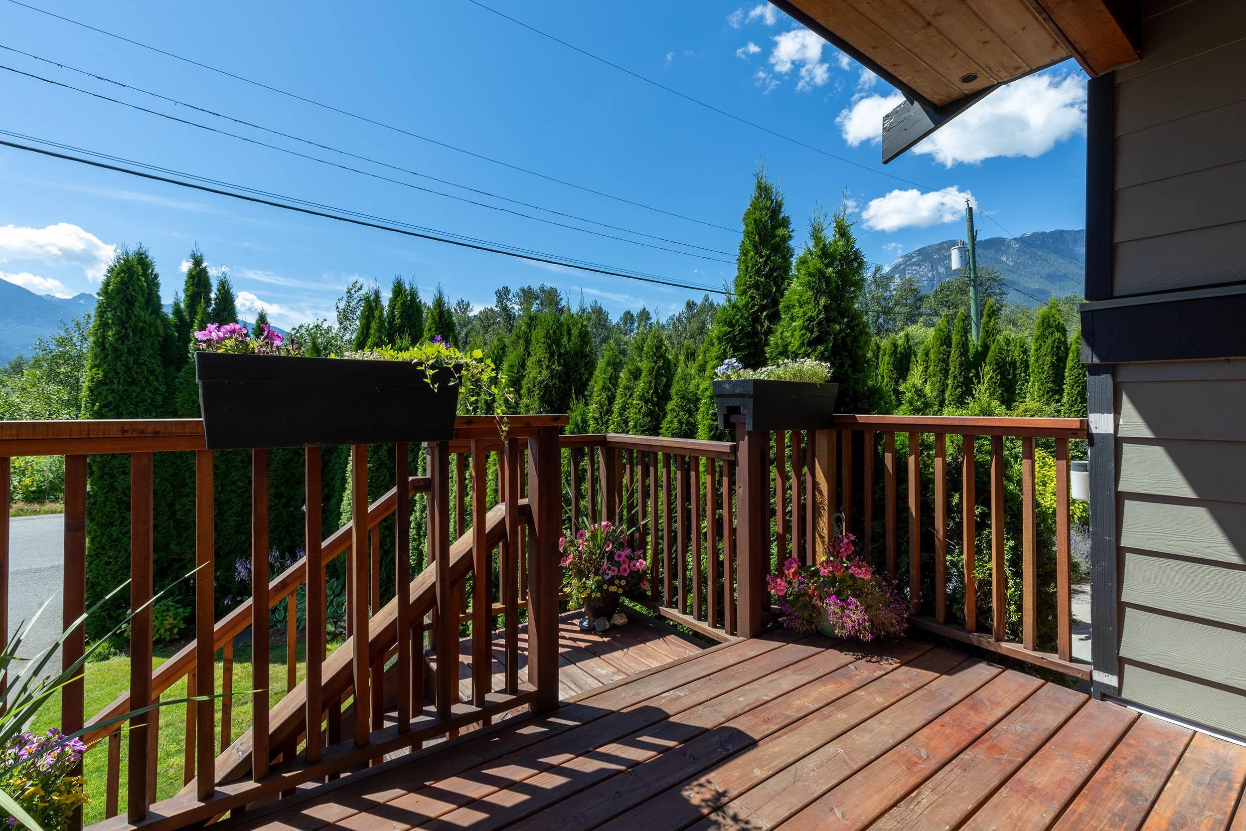 1767 CHIEFVIEW, Squamish, British Columbia V0N 1T0, 5 Bedrooms Bedrooms, ,4 BathroomsBathrooms,Residential Attached,For Sale,CHIEFVIEW,R2733668