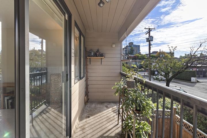 1825 8TH, Vancouver, British Columbia V6J 1V9, 2 Bedrooms Bedrooms, ,2 BathroomsBathrooms,Residential Attached,For Sale,8TH,R2733818