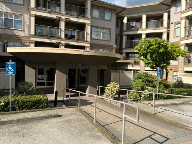 East Central Apartment/Condo for sale:   922 sq.ft. (Listed 2022-10-27)