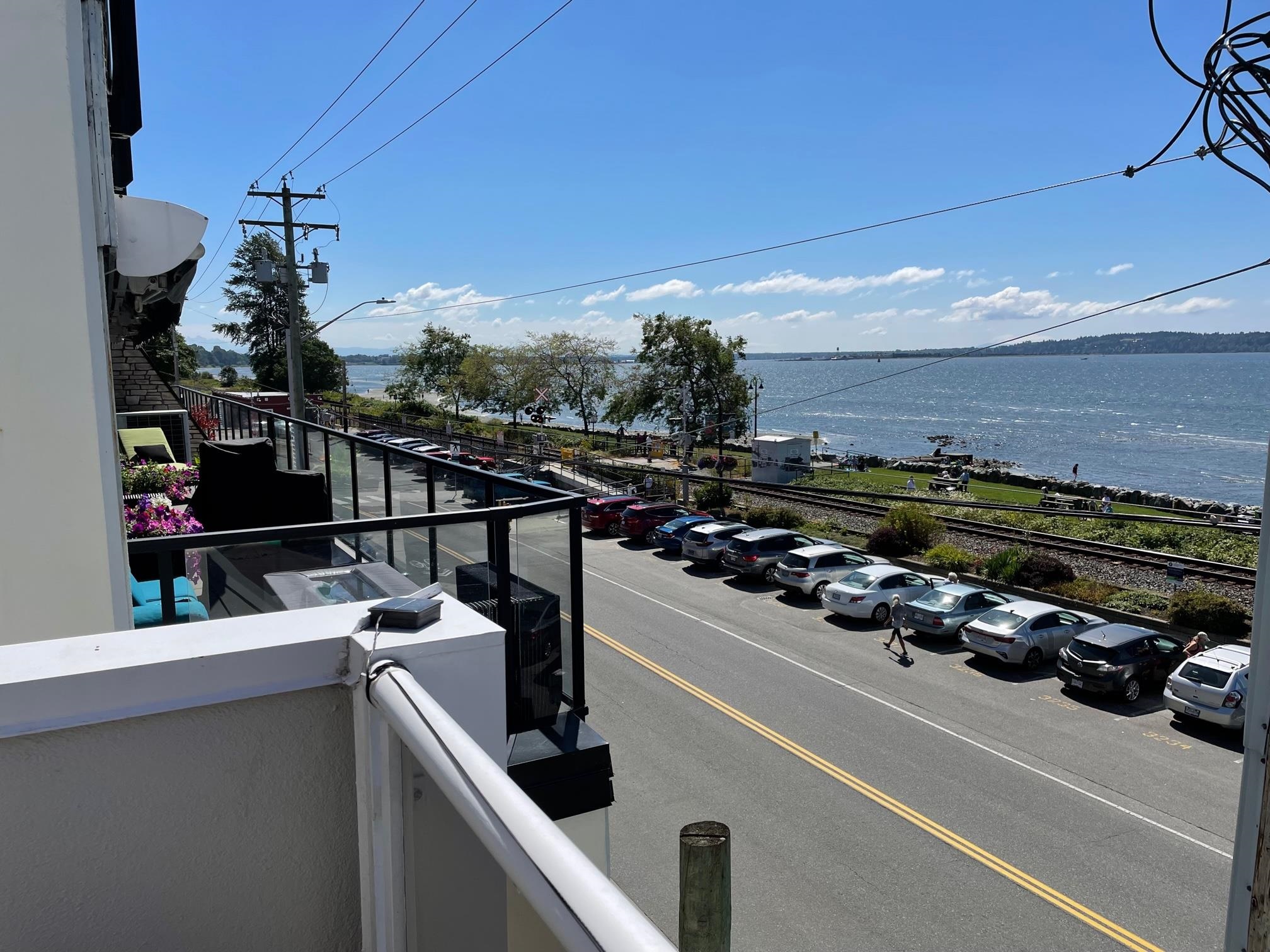 15563 MARINE, White Rock, British Columbia V4B 1C9, 2 Bedrooms Bedrooms, ,2 BathroomsBathrooms,Residential Attached,For Sale,MARINE,R2734445