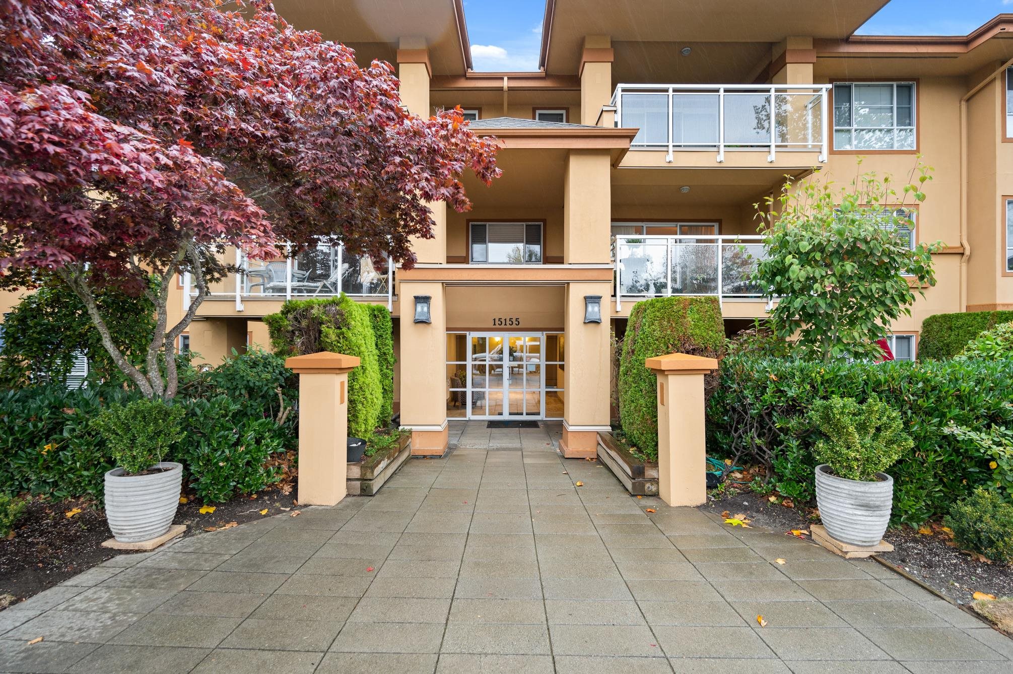 Sunnyside Park Surrey Apartment/Condo for sale:  2 bedroom 1,255 sq.ft. (Listed 2022-10-28)