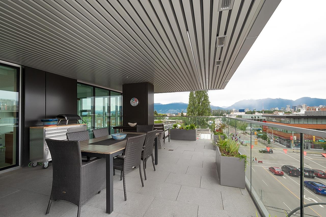 1819 5TH, Vancouver, British Columbia V6J 1P5, 2 Bedrooms Bedrooms, ,2 BathroomsBathrooms,Residential Attached,For Sale,5TH,R2734804
