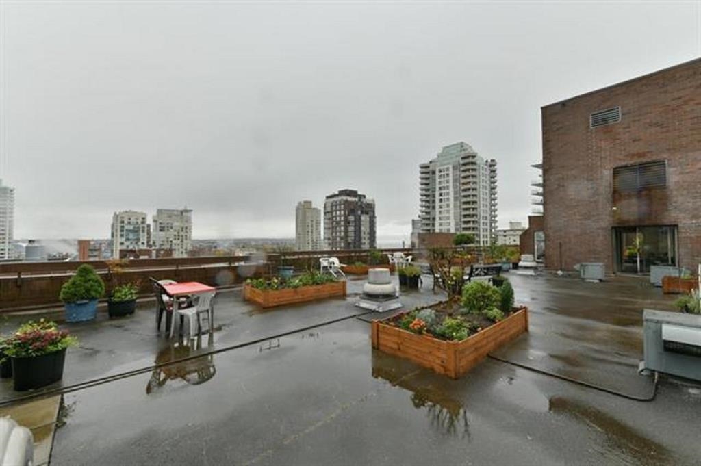 950 DRAKE, Vancouver, British Columbia V6Z 2B9, 1 Bedroom Bedrooms, ,1 BathroomBathrooms,Residential Attached,For Sale,DRAKE,R2735412