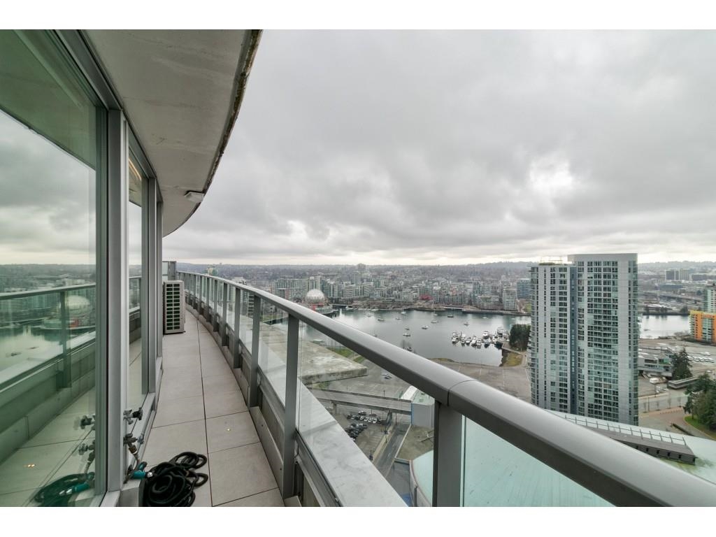 689 ABBOTT, Vancouver, British Columbia V6B 0J2, 3 Bedrooms Bedrooms, ,2 BathroomsBathrooms,Residential Attached,For Sale,ABBOTT,R2735661
