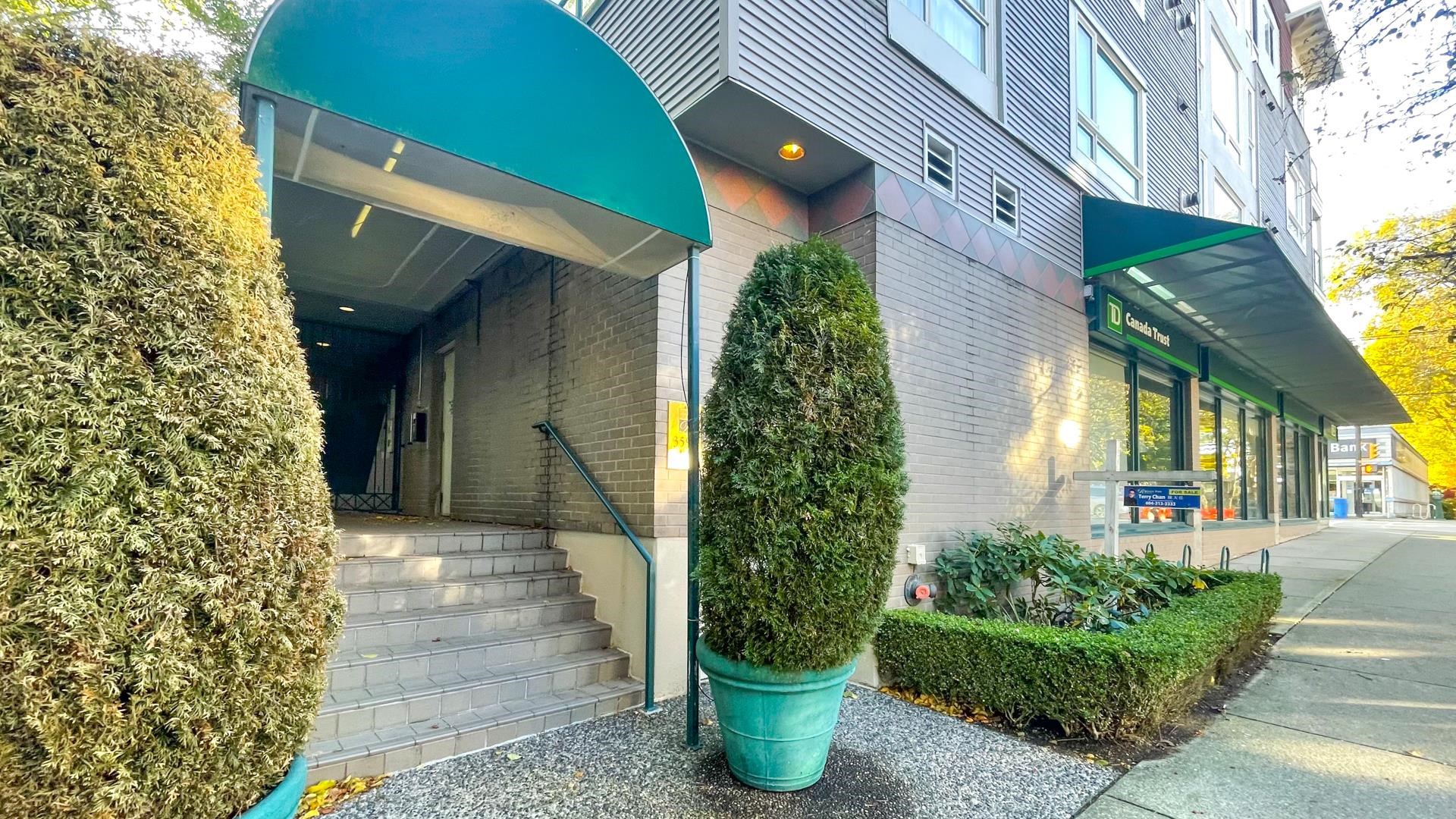 3590 26TH, Vancouver, British Columbia V6S 1N9, 2 Bedrooms Bedrooms, ,1 BathroomBathrooms,Residential Attached,For Sale,26TH,R2736574