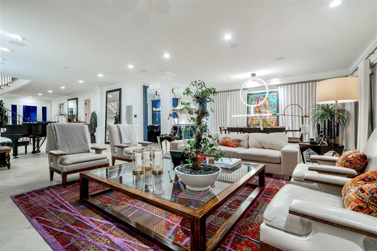 Listing image of 4382 ROSS CRESCENT