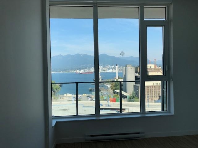 955 HASTINGS, Vancouver, British Columbia V6A 0G8, 2 Bedrooms Bedrooms, ,1 BathroomBathrooms,Residential Attached,For Sale,HASTINGS,R2737919