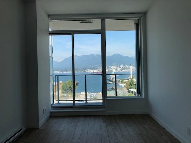 955 HASTINGS, Vancouver, British Columbia V6A 0G8, 2 Bedrooms Bedrooms, ,1 BathroomBathrooms,Residential Attached,For Sale,HASTINGS,R2737919