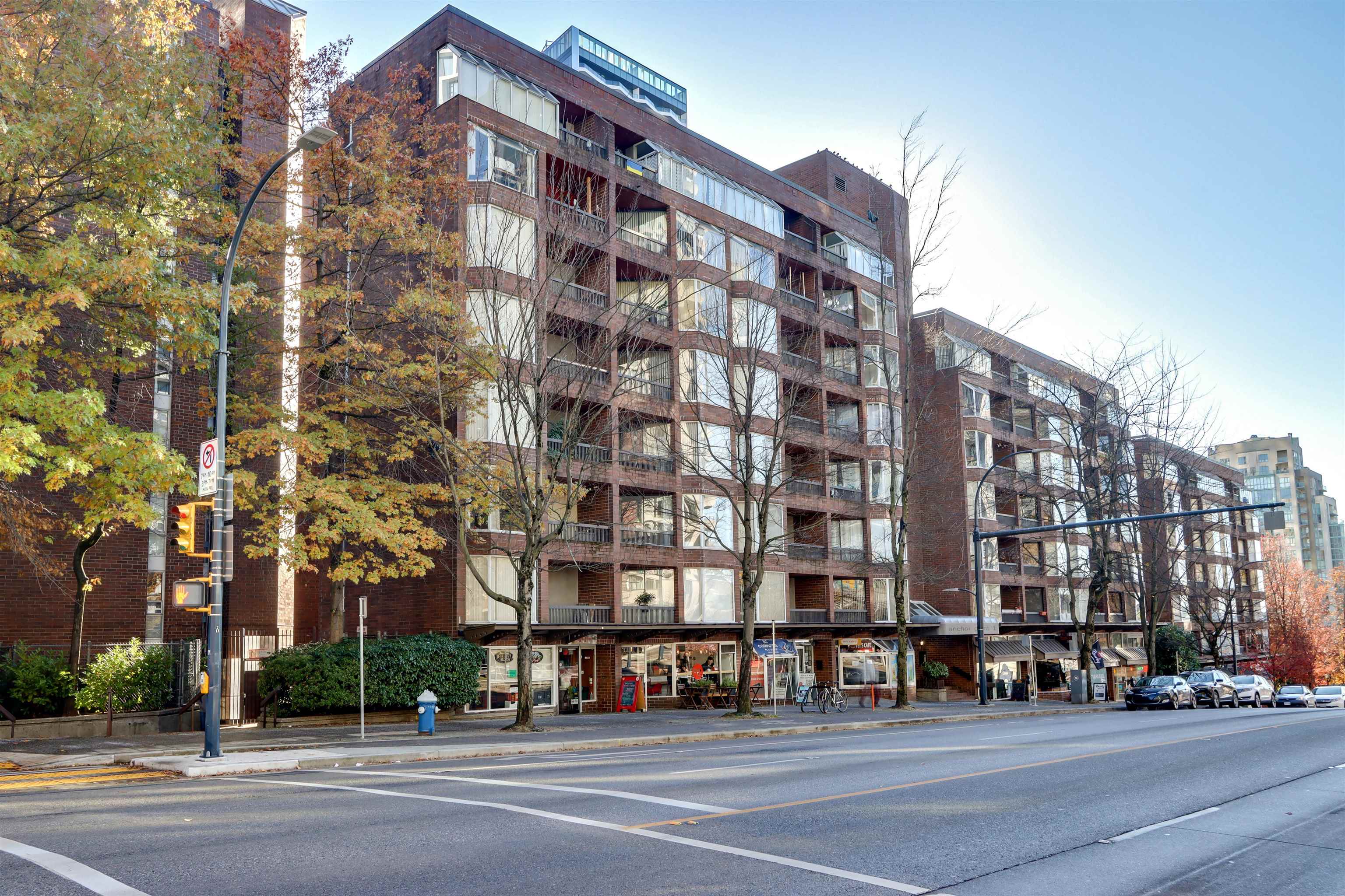 1330 BURRARD, Vancouver, British Columbia V6Z 2B8, 2 Bedrooms Bedrooms, ,1 BathroomBathrooms,Residential Attached,For Sale,BURRARD,R2738462