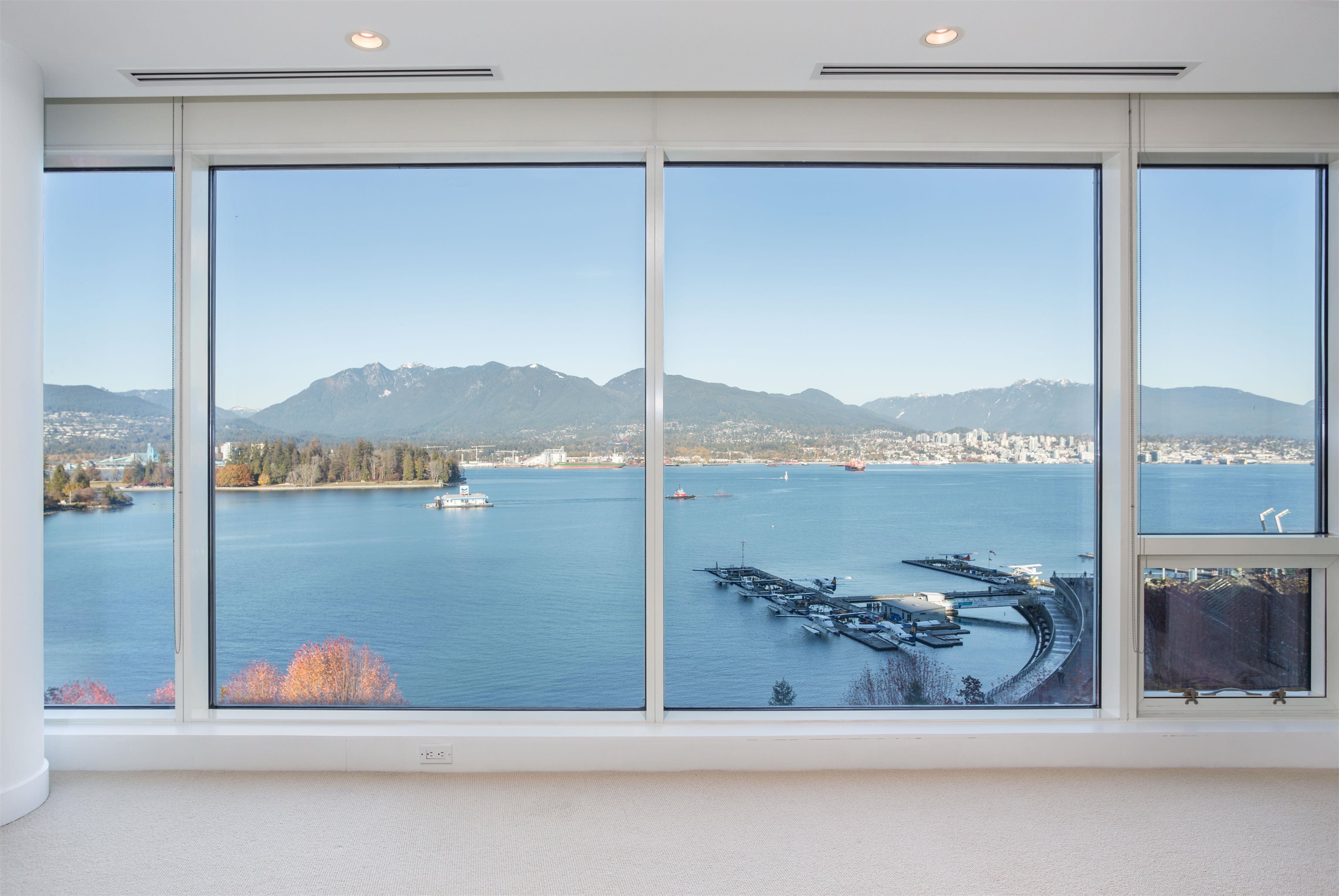 1139 CORDOVA, Vancouver, British Columbia V6C 0A2, 2 Bedrooms Bedrooms, ,2 BathroomsBathrooms,Residential Attached,For Sale,CORDOVA,R2738806