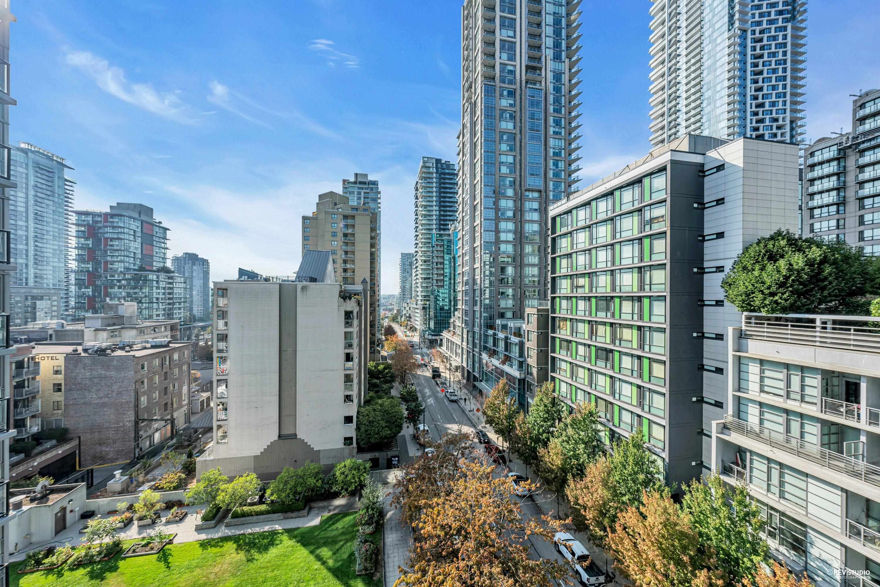 1212 HOWE, Vancouver, British Columbia V6Z 2M9, 1 Bedroom Bedrooms, ,1 BathroomBathrooms,Residential Attached,For Sale,HOWE,R2739848