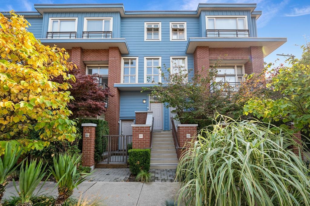 2838 WATSON, Vancouver, British Columbia V5T 3H3, 2 Bedrooms Bedrooms, ,2 BathroomsBathrooms,Residential Attached,For Sale,WATSON,R2740170