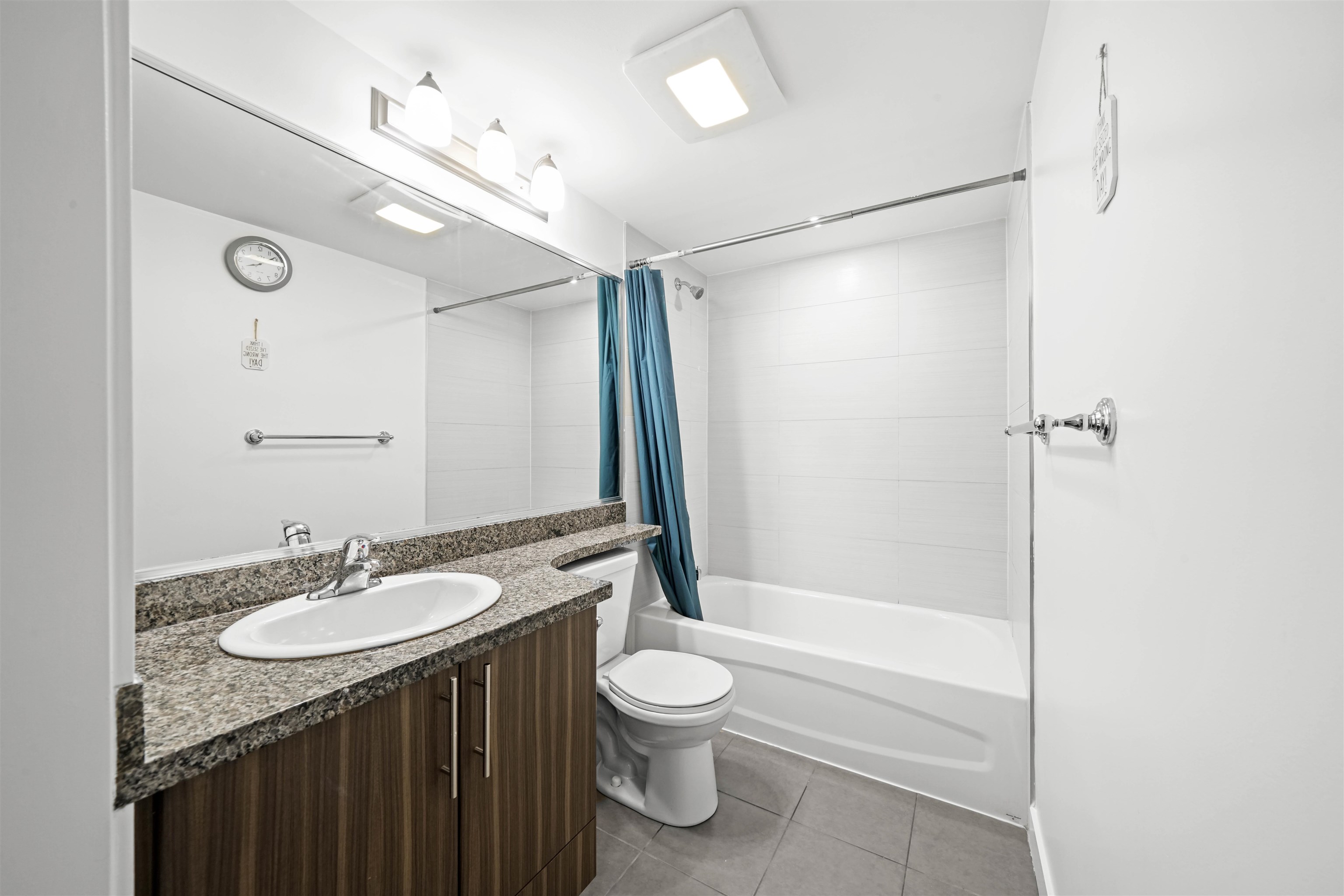 1239 KINGSWAY, Vancouver, British Columbia V5V 3E2, 2 Bedrooms Bedrooms, ,1 BathroomBathrooms,Residential Attached,For Sale,KINGSWAY,R2740593