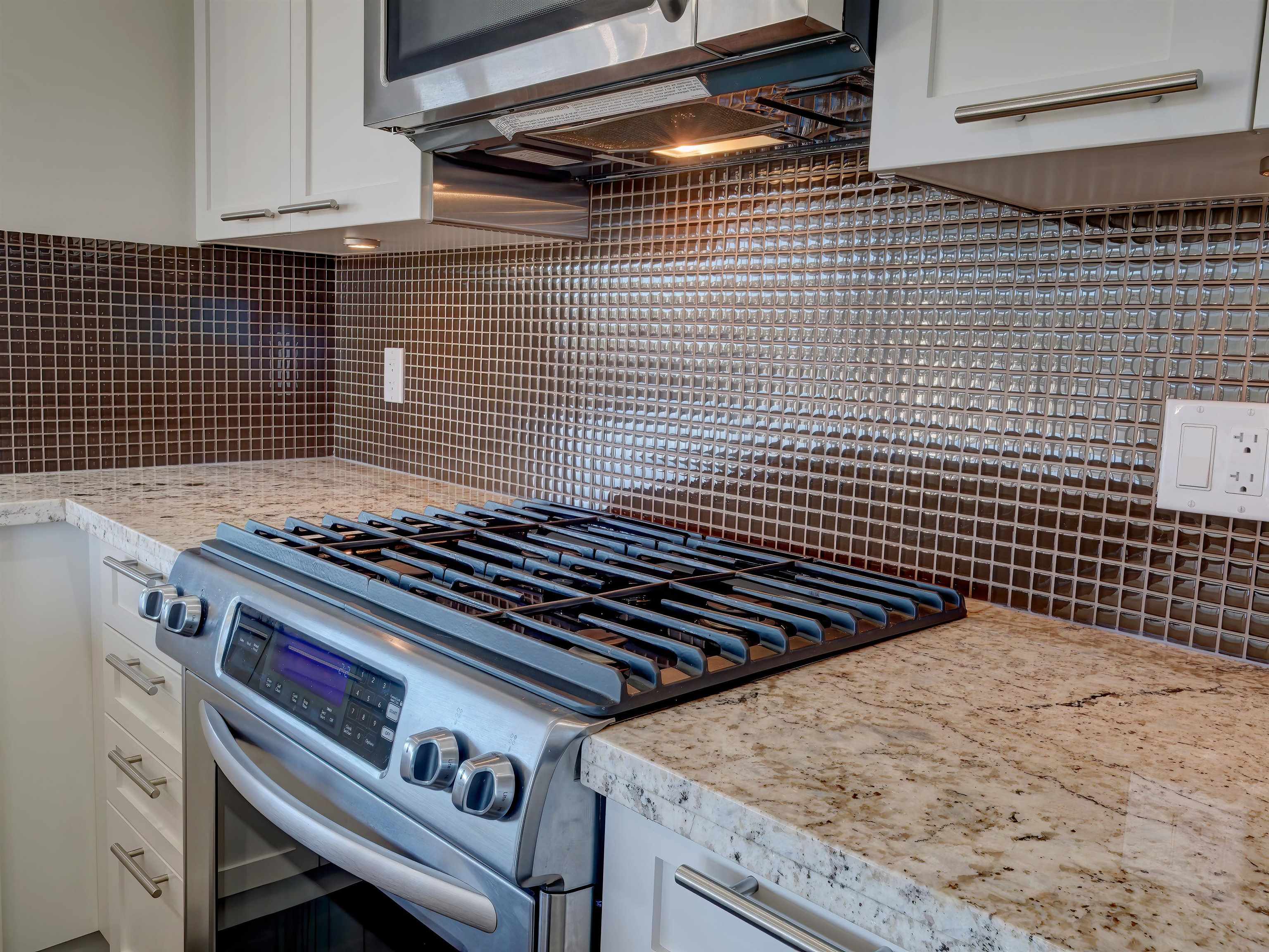 604-5665 TEREDO STREET, Sechelt, British Columbia, 2 Bedrooms Bedrooms, ,2 BathroomsBathrooms,Residential Attached,For Sale,R2741549