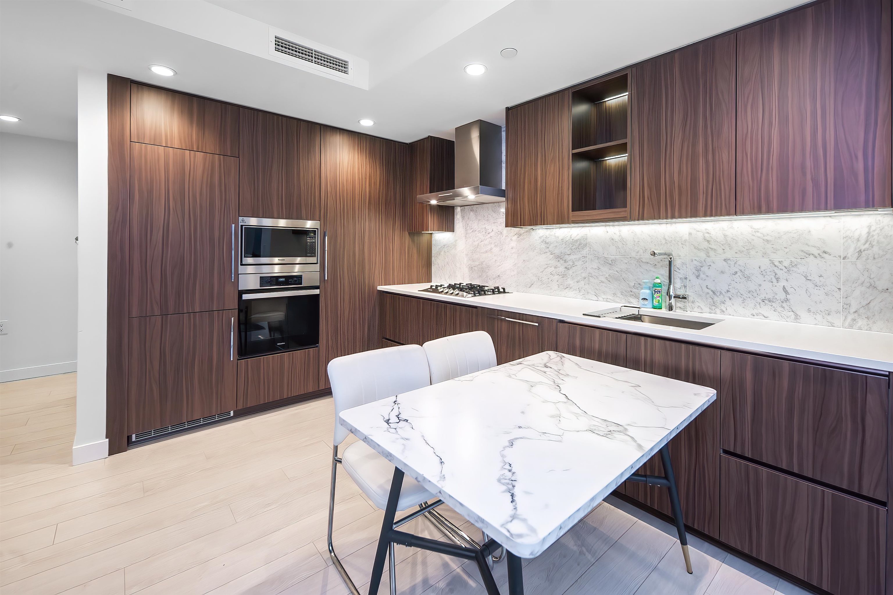 Wilson Lam Realtor, 303-1768 COOK STREET, Vancouver, British Columbia V5Y 0N3, 1 Bedroom, 1 Bathroom, Residential Attached,For Sale ,R2743395